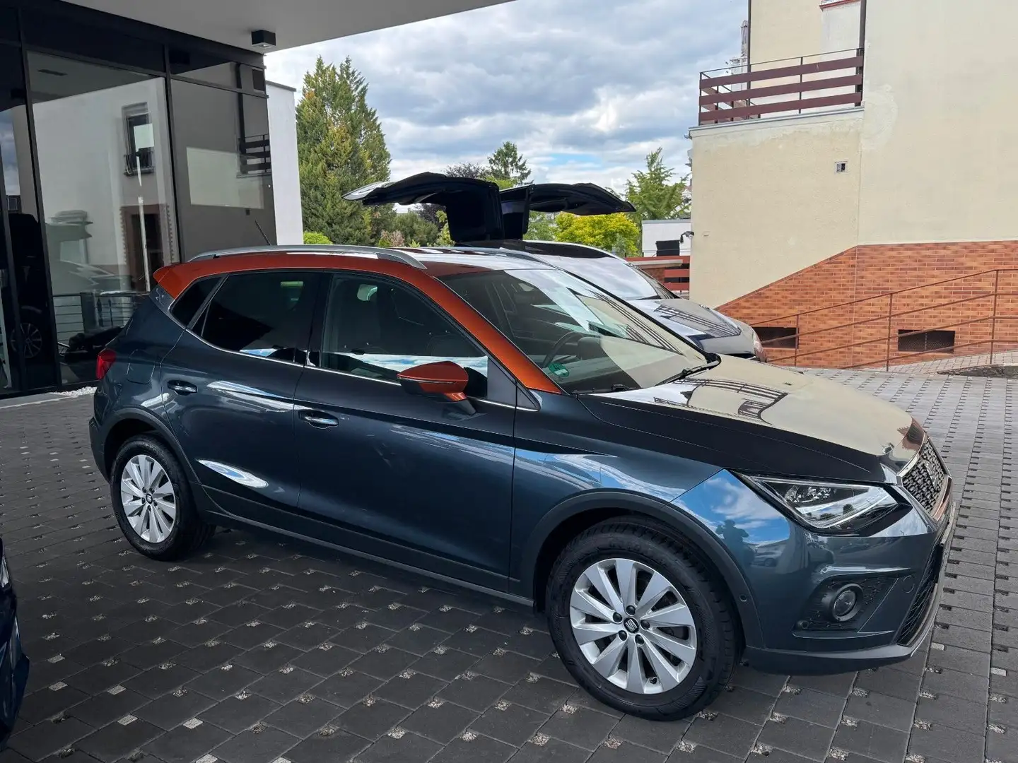 SEAT Arona 1.6 TDI XCELLENCE|SHZ|LED|ParkPilot|AppleC Grijs - 2