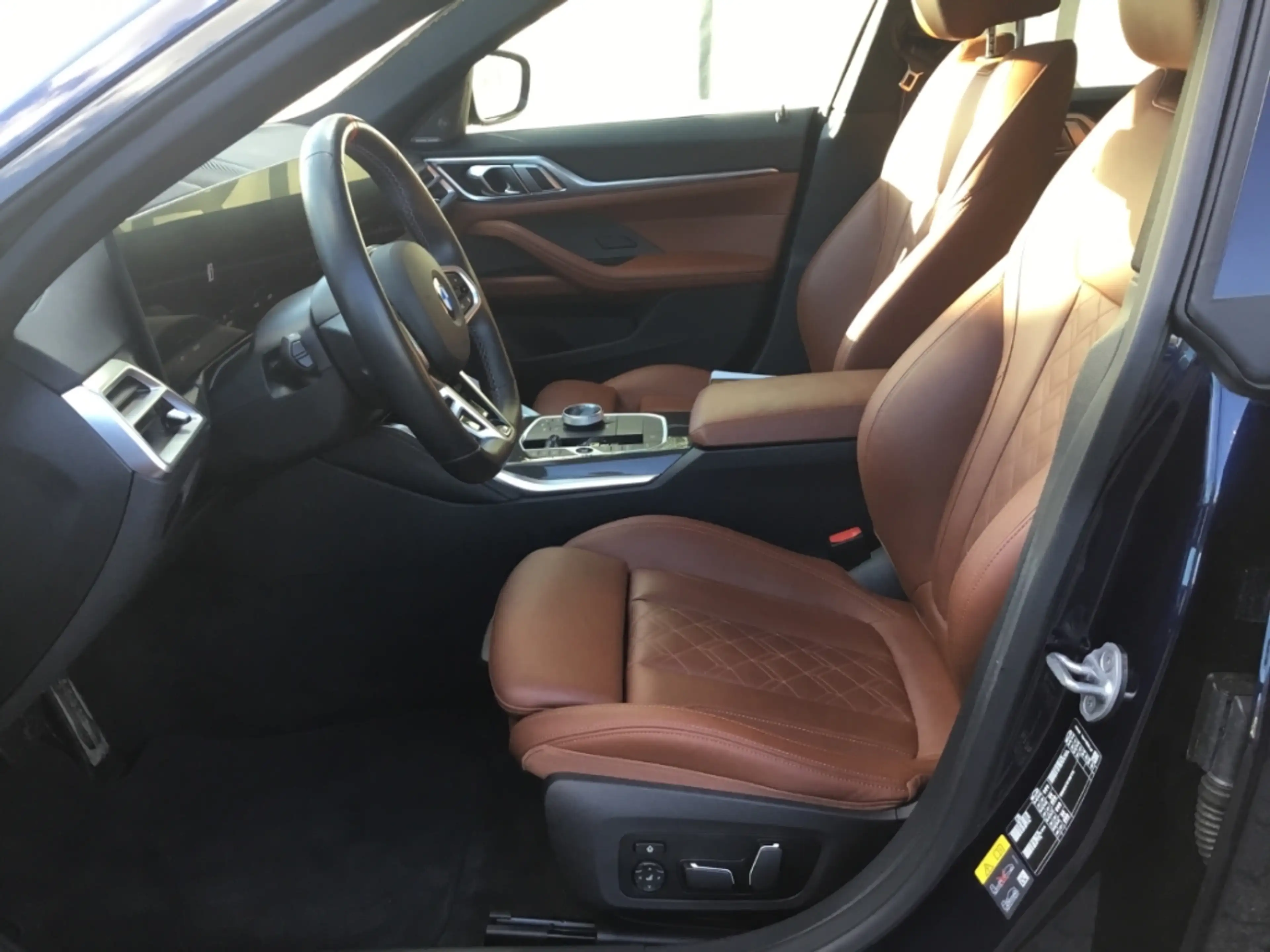 BMW i4 M60 xDrive GC M-Sport-Pro Glasappl. Pano AHK 20'' — photo 7