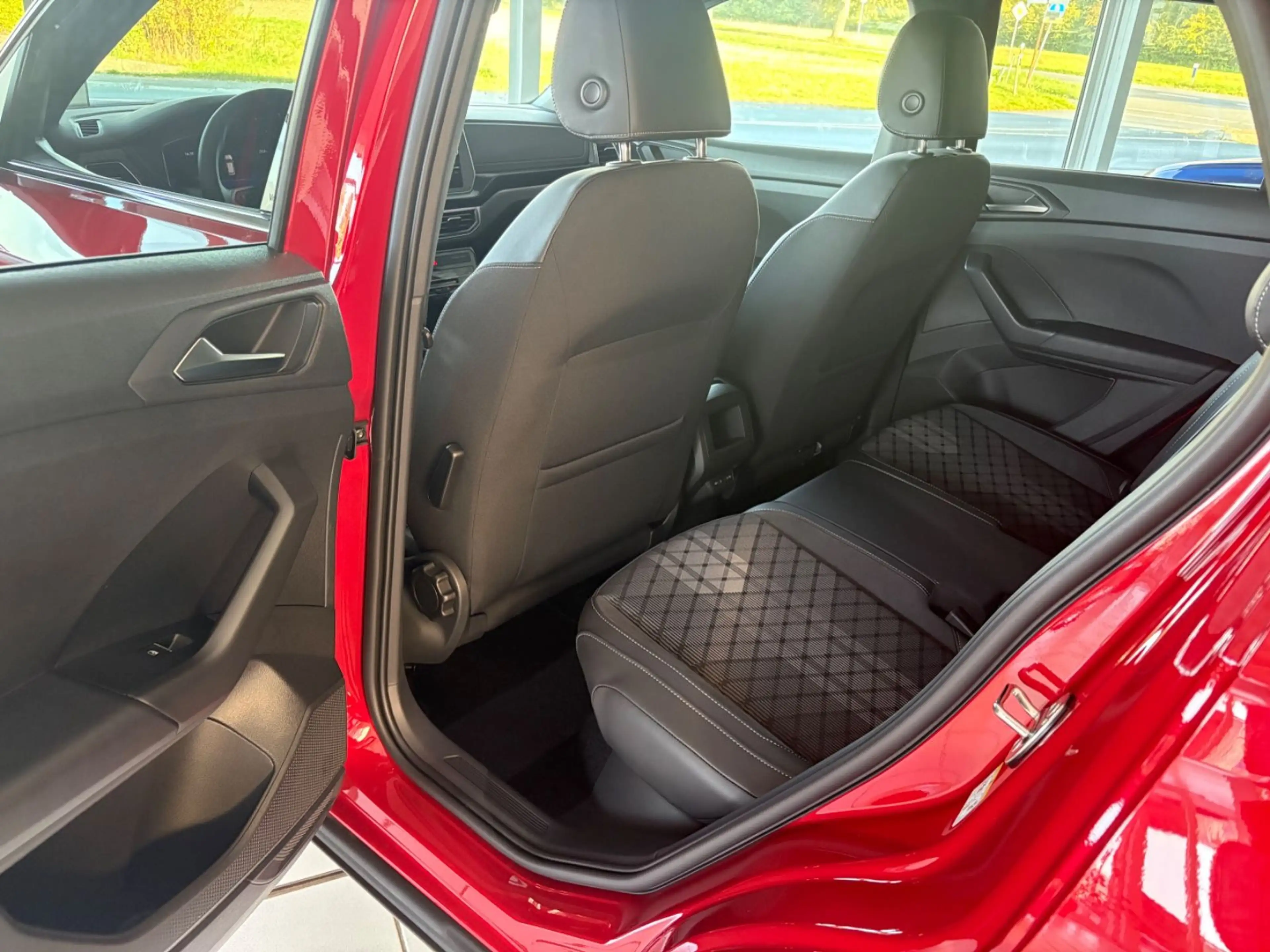 Volkswagen T-Cross 1.0 TSI R-Line, DSG,AHK, Matrix, Kamera — photo 8