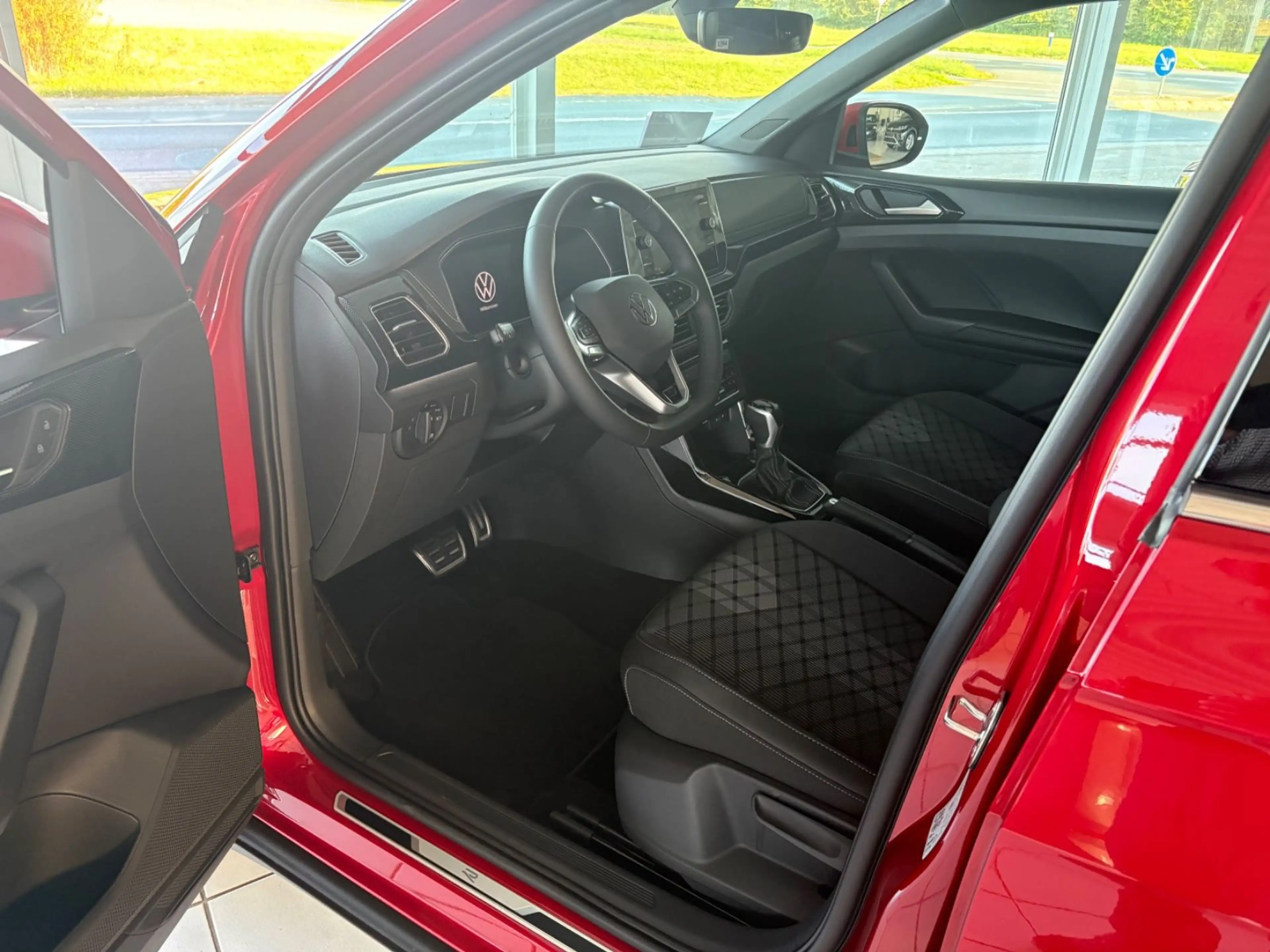 Volkswagen T-Cross 1.0 TSI R-Line, DSG,AHK, Matrix, Kamera — photo 9