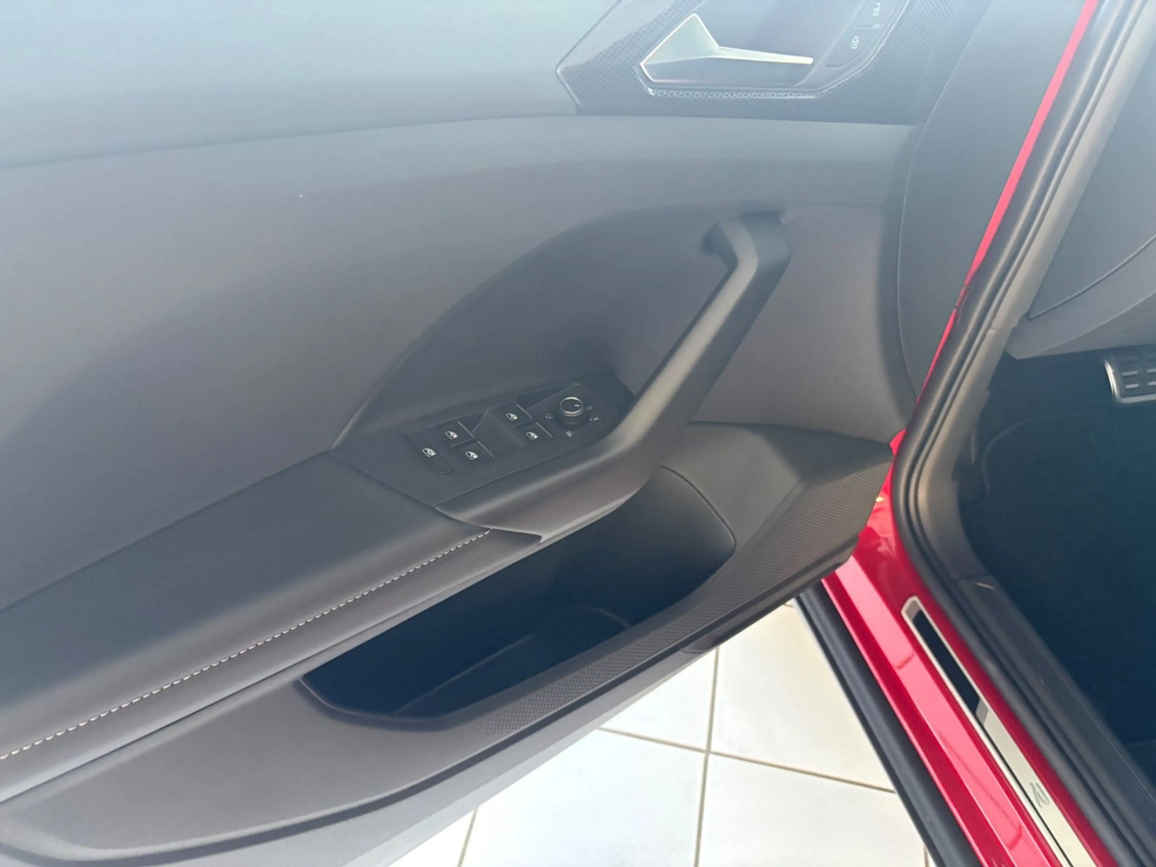 Volkswagen T-Cross 1.0 TSI R-Line, DSG,AHK, Matrix, Kamera — photo 10