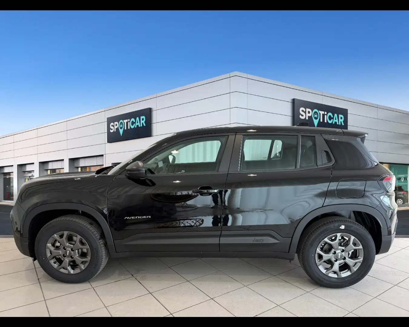 Jeep Avenger 1.2 Turbo e-Hybrid Longitude Fekete - 2