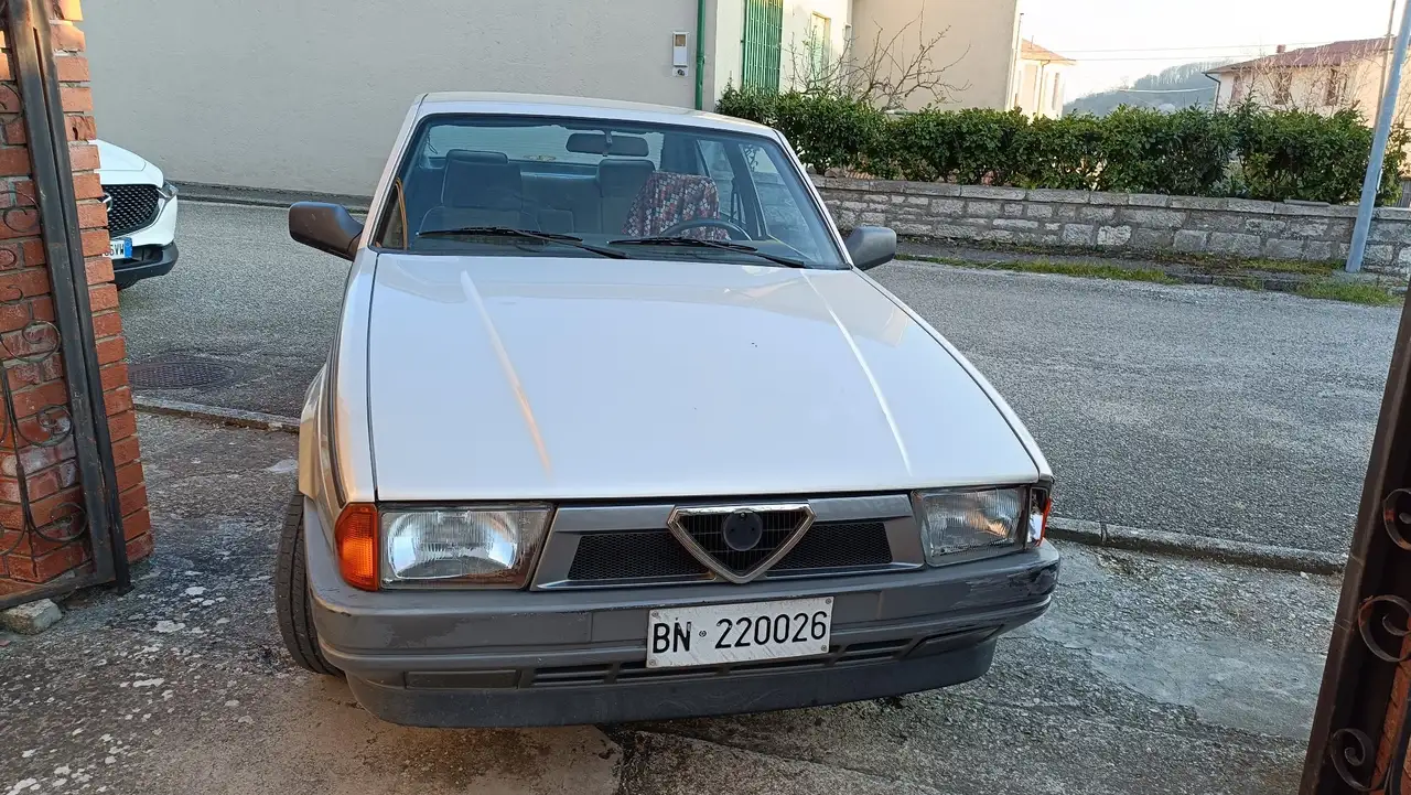 Alfa Romeo 75 1.8 ie, foto 6