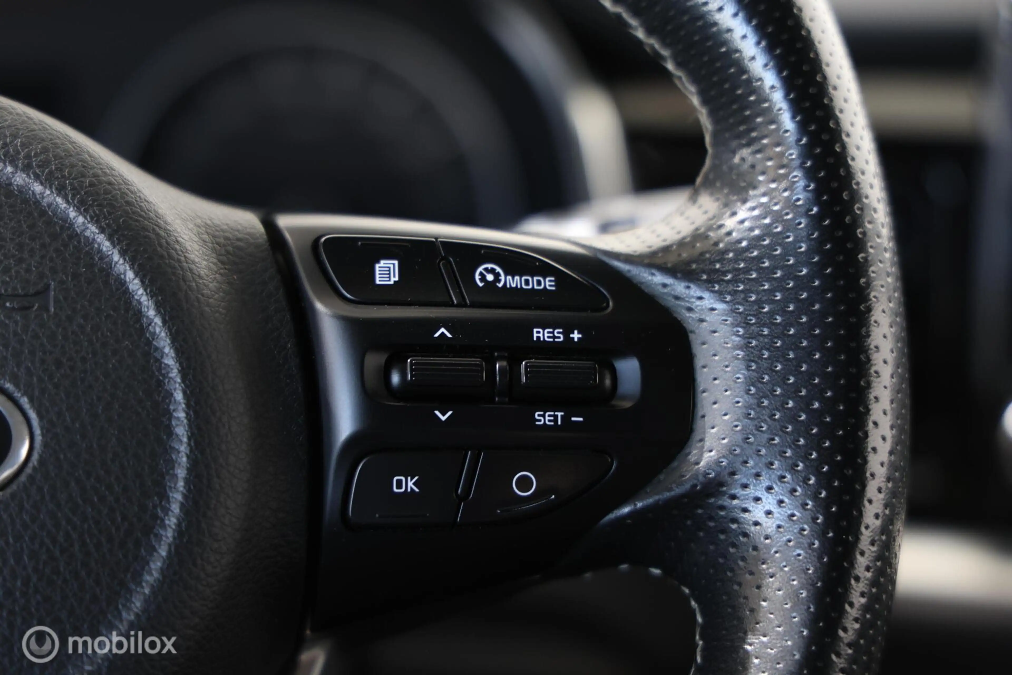 Kia Stonic 1.0 T-GDi DynamicLine - Afneembare trekhaak - Carp — photo 16