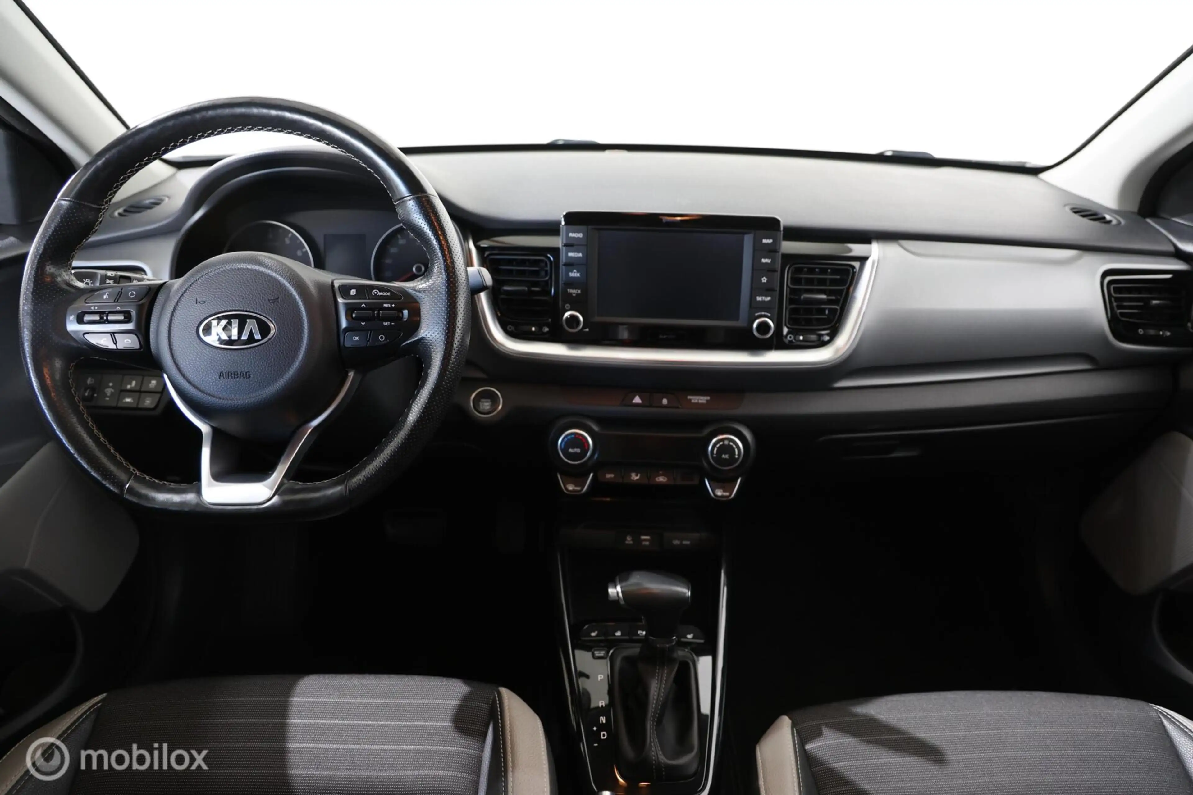 Kia Stonic 1.0 T-GDi DynamicLine - Afneembare trekhaak - Carp — photo 13