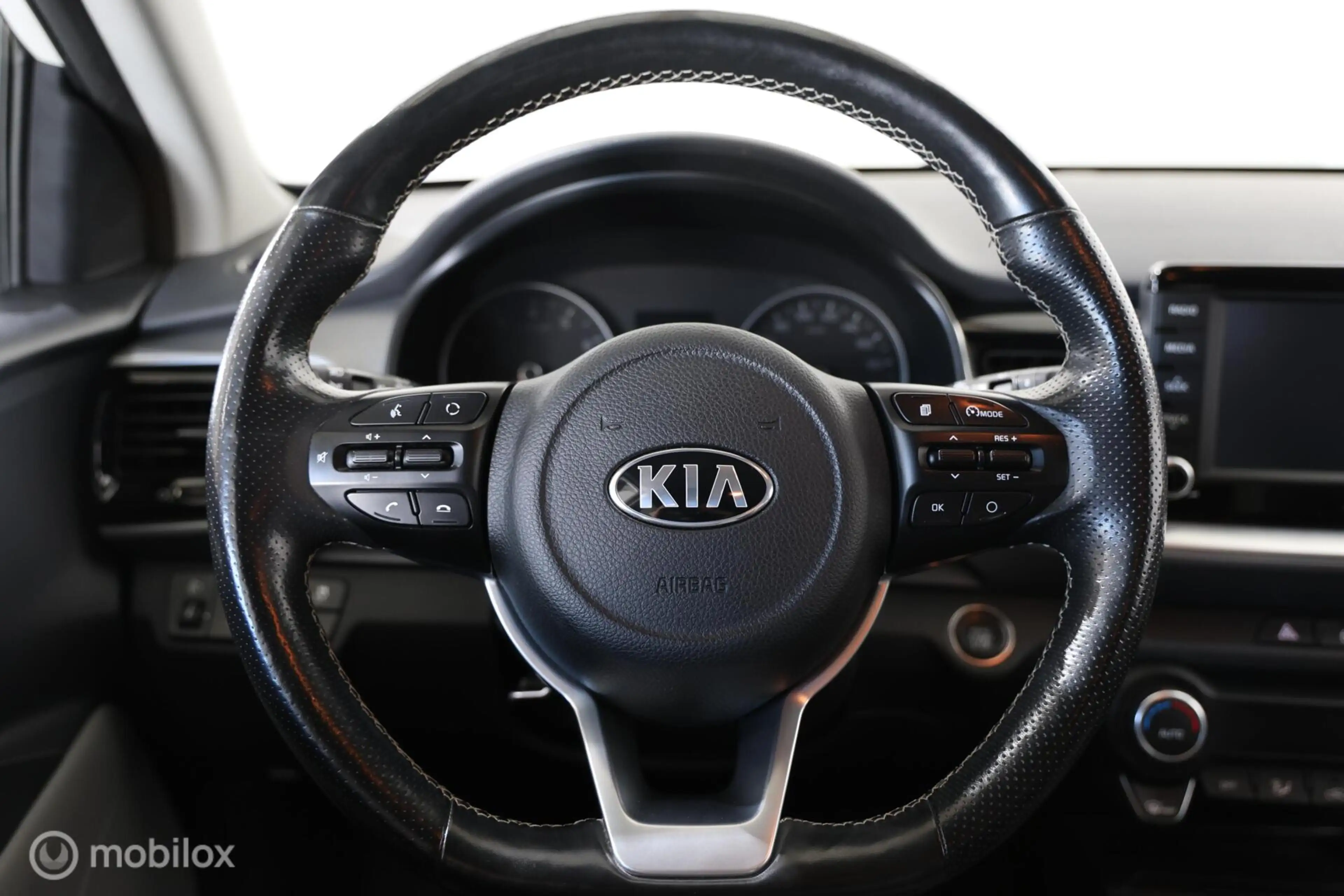 Kia Stonic 1.0 T-GDi DynamicLine - Afneembare trekhaak - Carp — photo 14