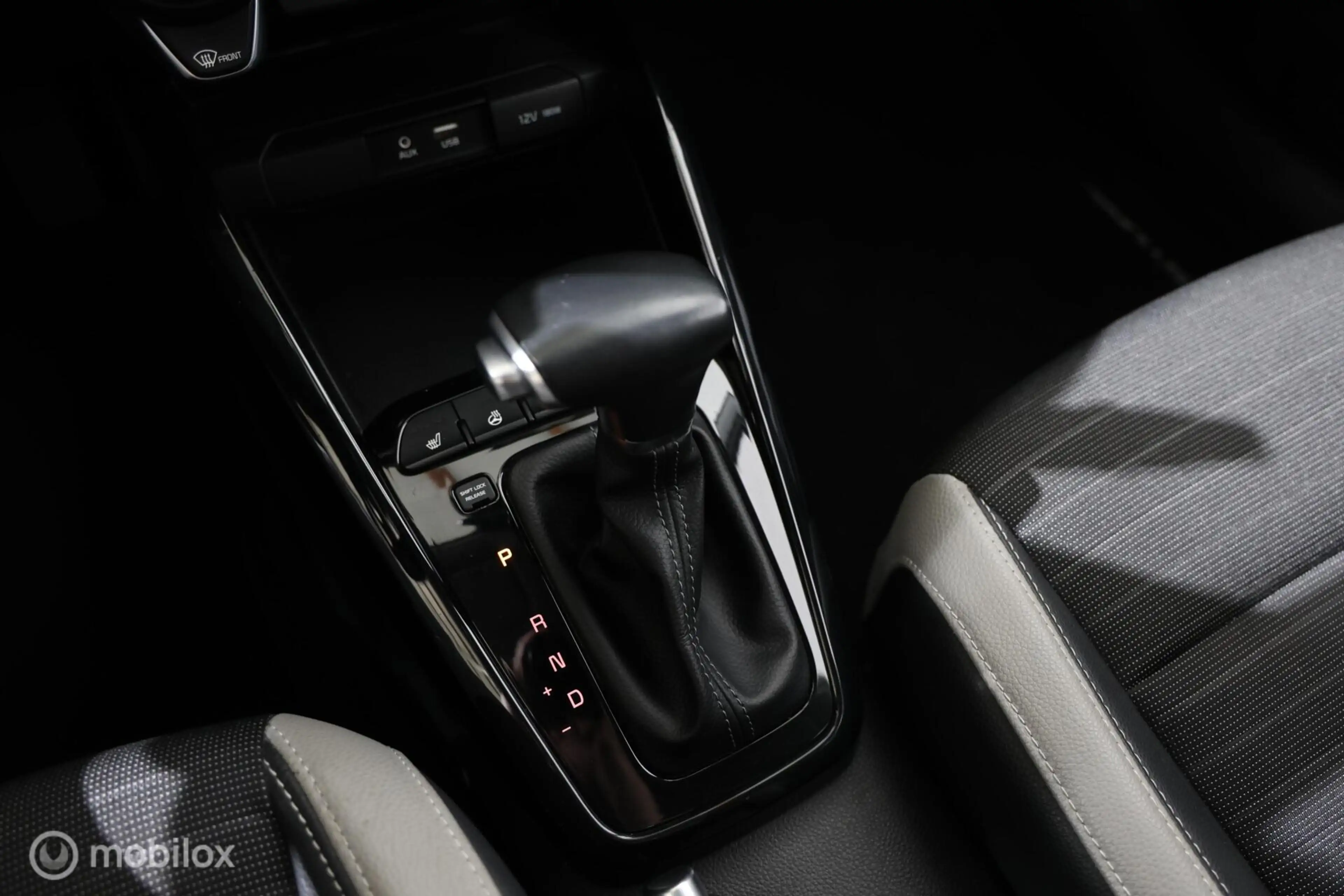 Kia Stonic 1.0 T-GDi DynamicLine - Afneembare trekhaak - Carp — photo 26