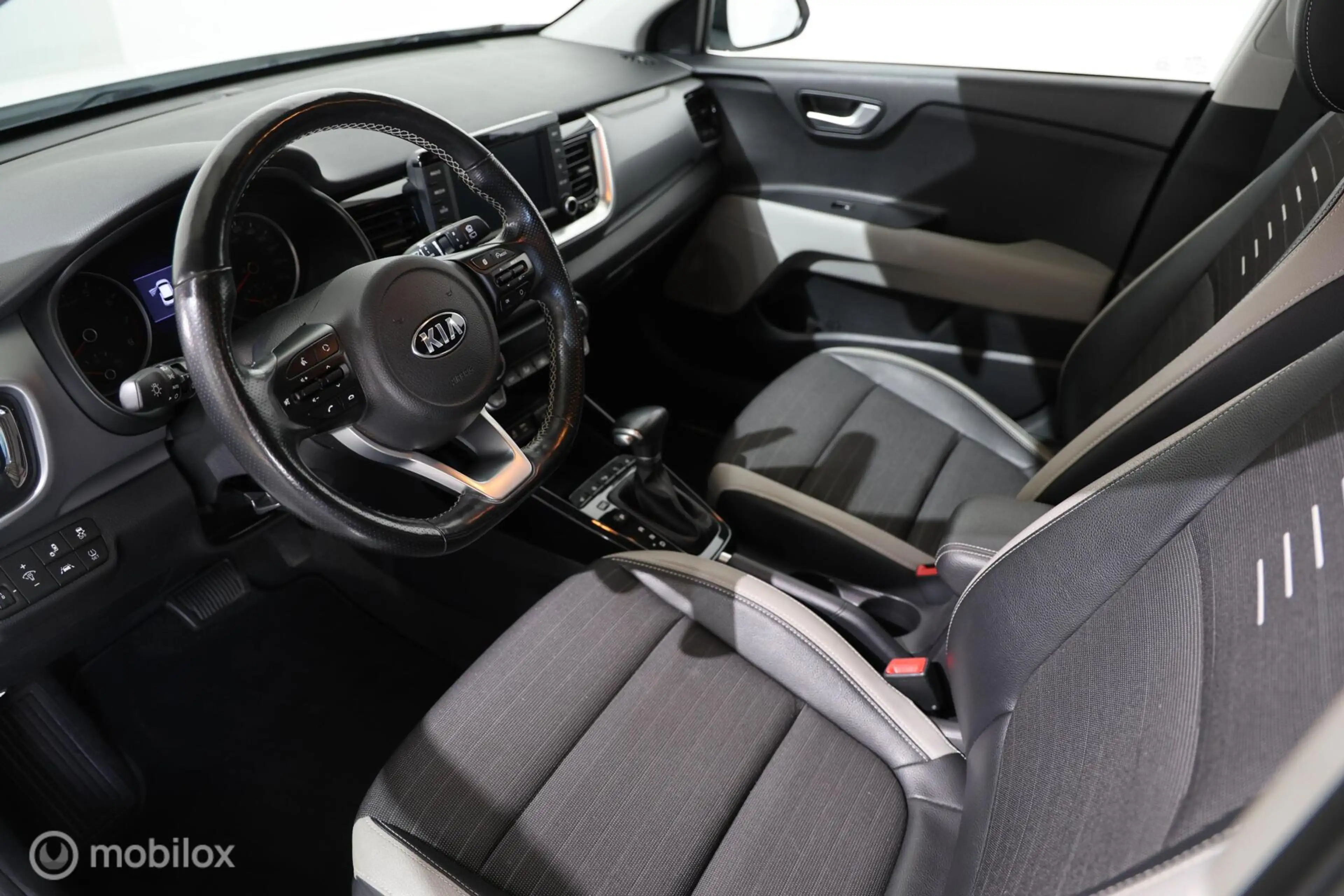 Kia Stonic 1.0 T-GDi DynamicLine - Afneembare trekhaak - Carp — photo 12