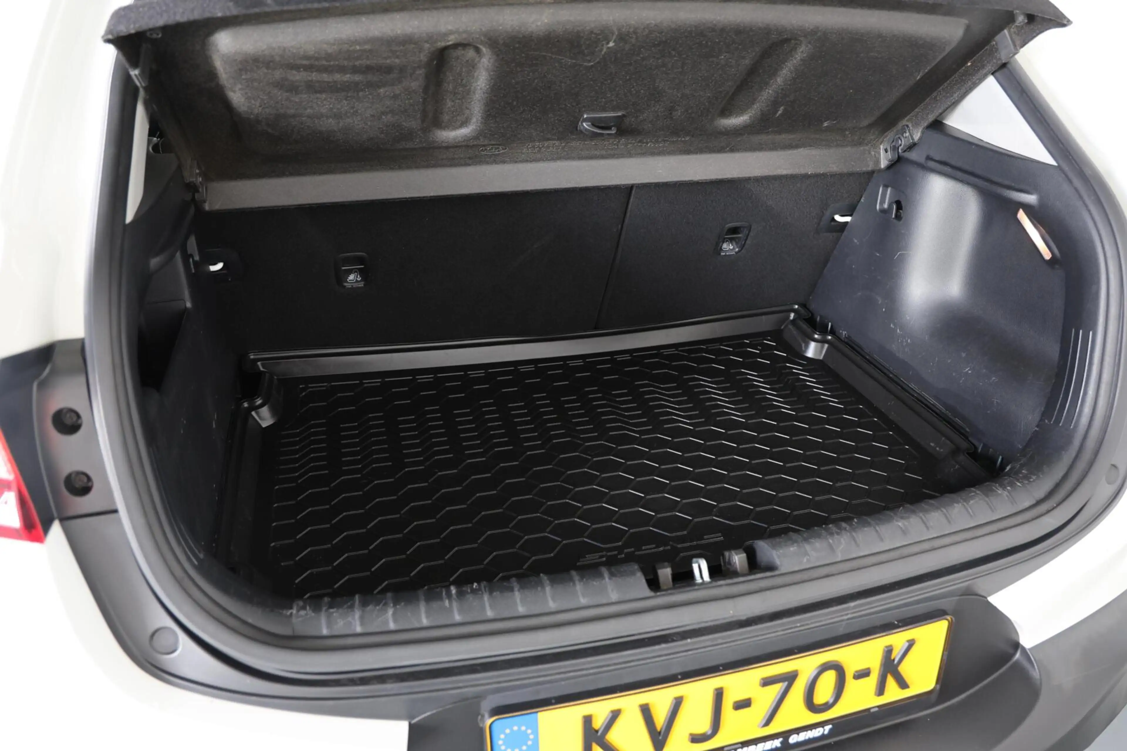 Kia Stonic 1.0 T-GDi DynamicLine - Afneembare trekhaak - Carp — photo 30