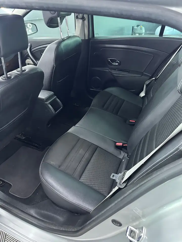Renault Megane Grandtour — photo 13