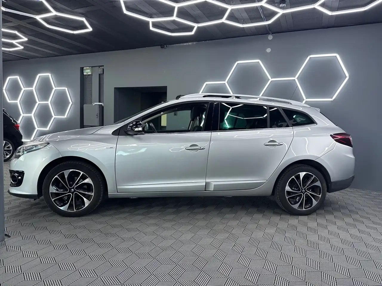 Renault Megane Grandtour — photo 5
