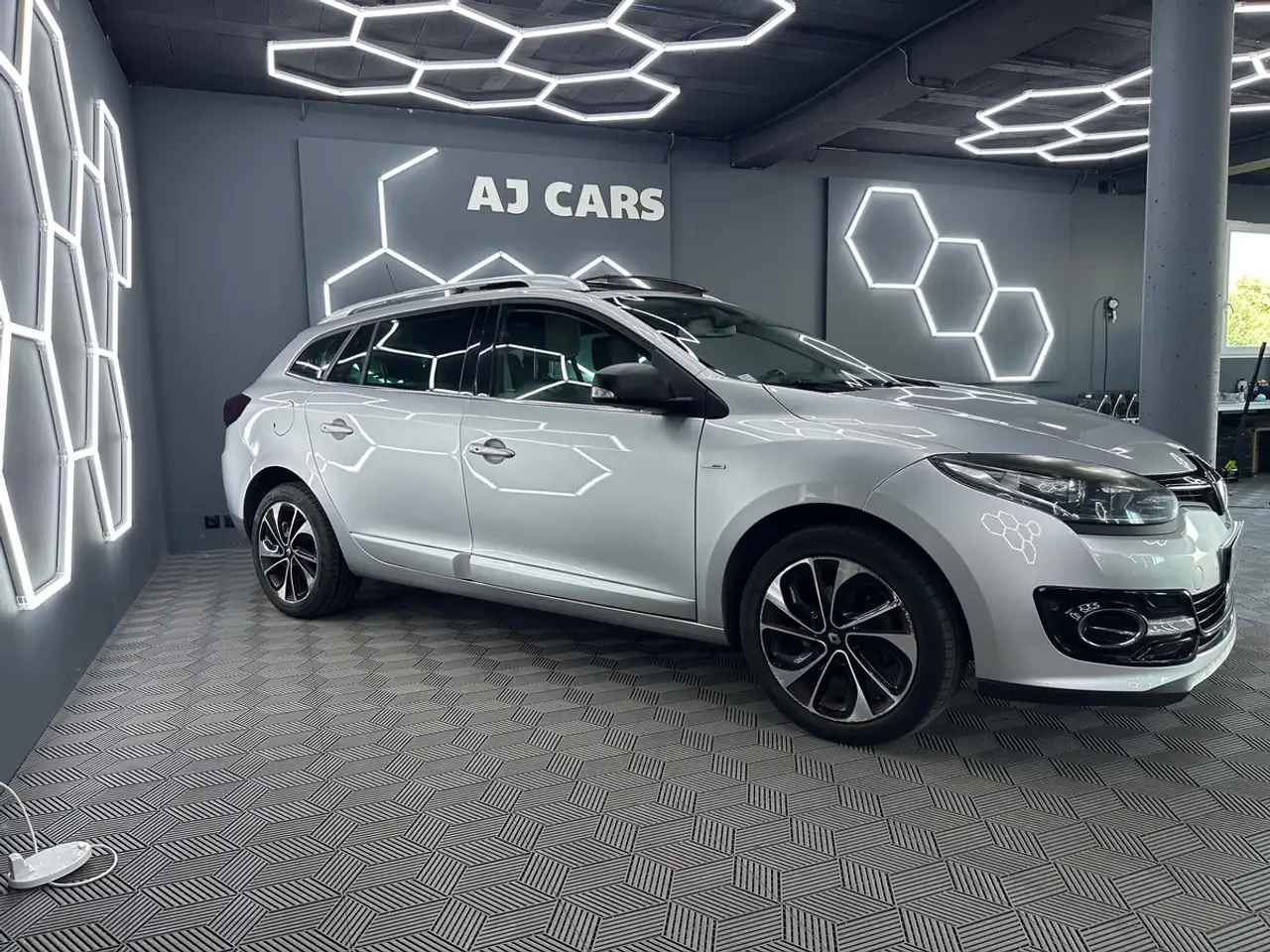 Renault Megane Grandtour — photo 4