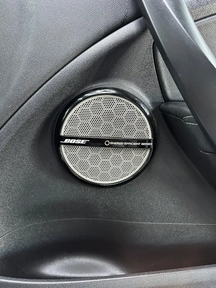 Renault Megane Grandtour — photo 24