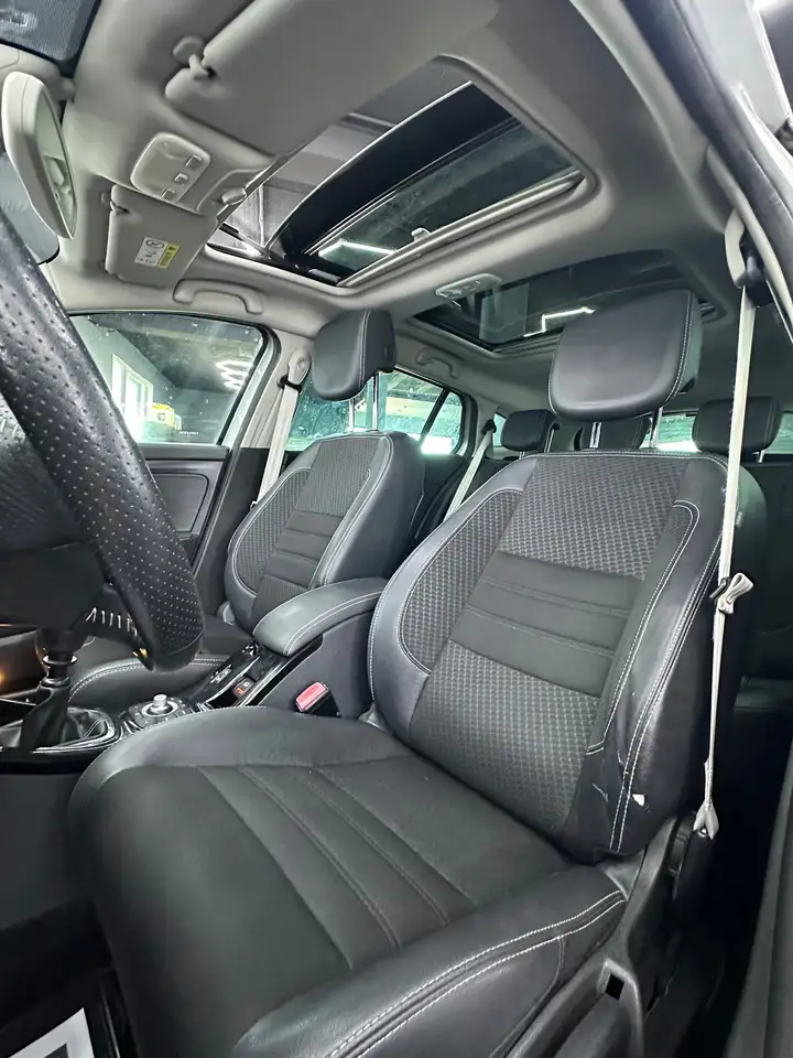 Renault Megane Grandtour — photo 26