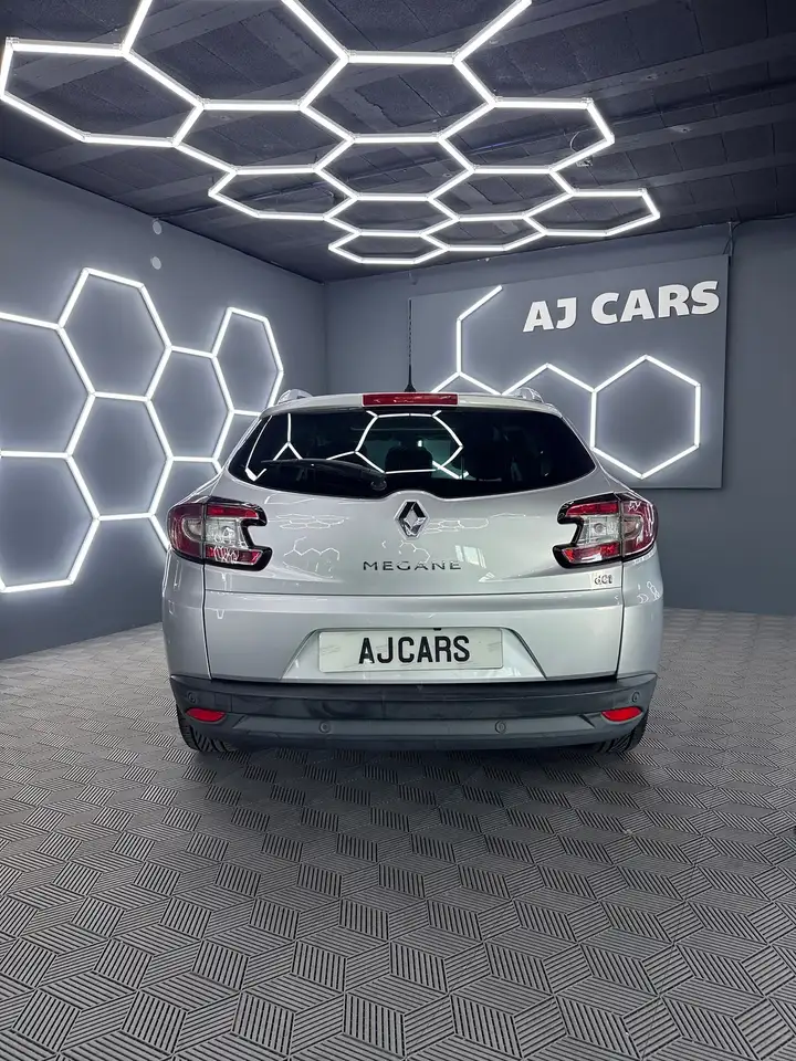 Renault Megane Grandtour — photo 10