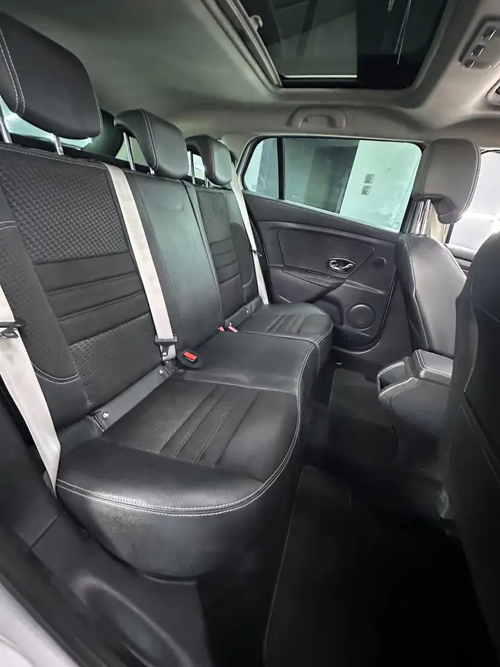 Renault Megane Grandtour — photo 23