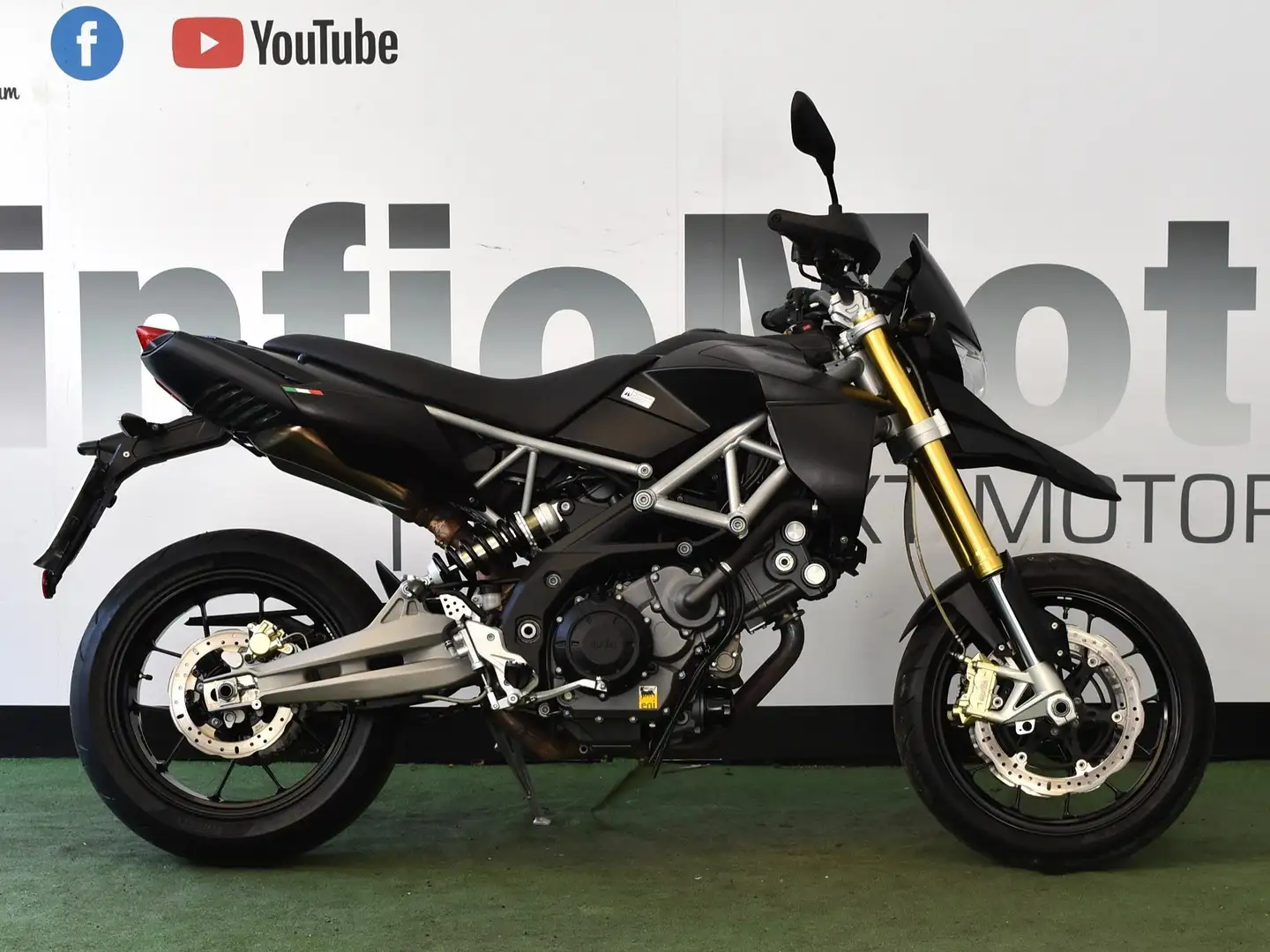 Aprilia Dorsoduro 750 - 1