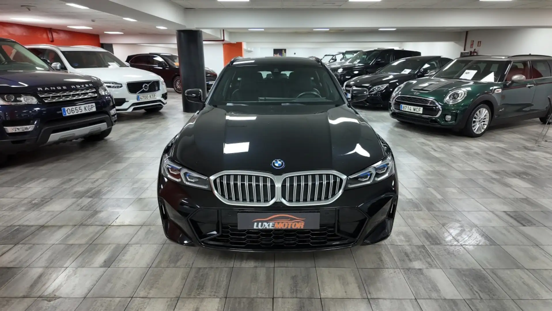 BMW 330 330e xDrive Touring M Sport Negro - 2