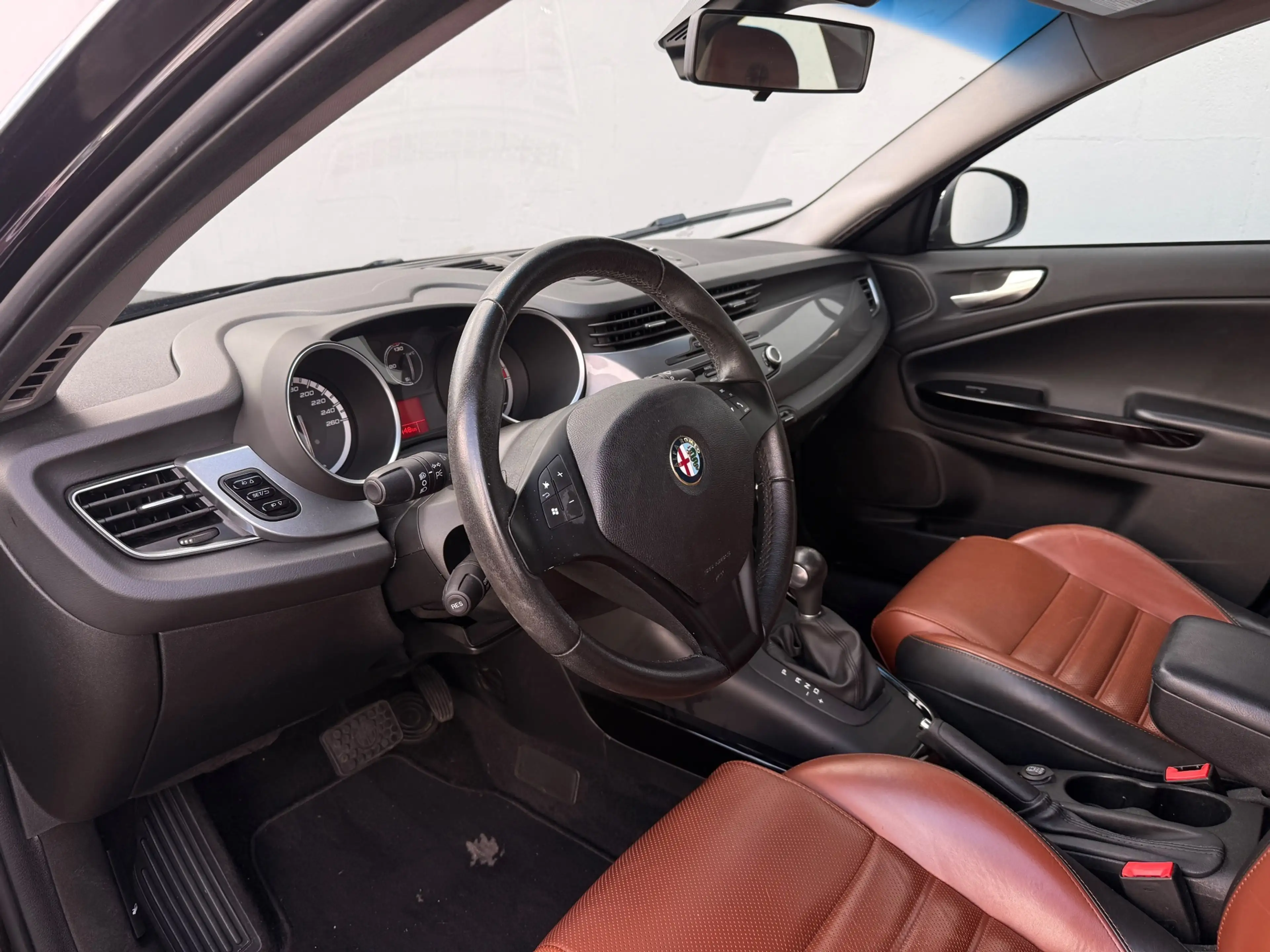 Alfa Romeo Giulietta 1.4 T Distinctive Automaat - Leder Interieur — photo 9