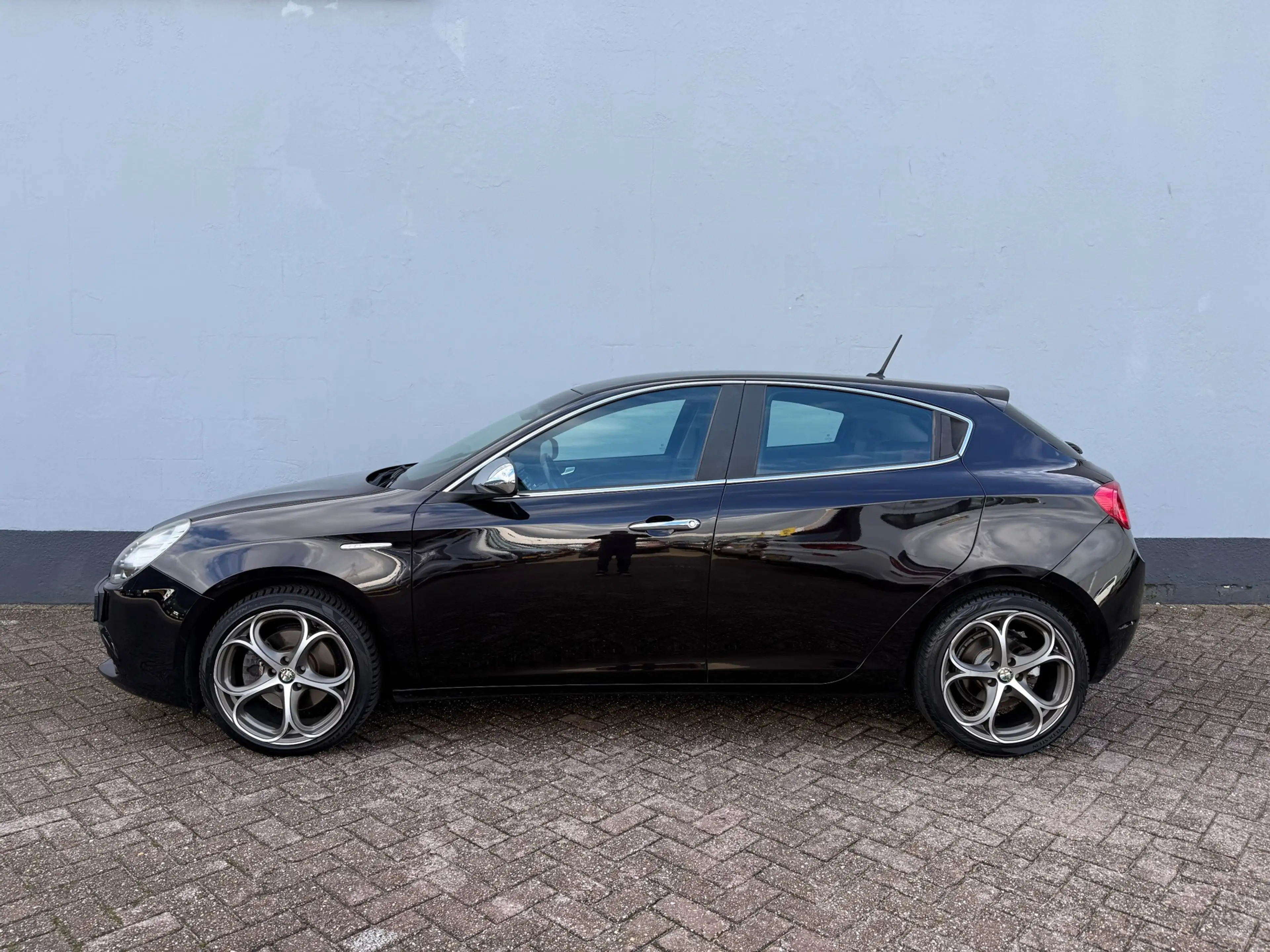 Alfa Romeo Giulietta 1.4 T Distinctive Automaat - Leder Interieur — photo 2