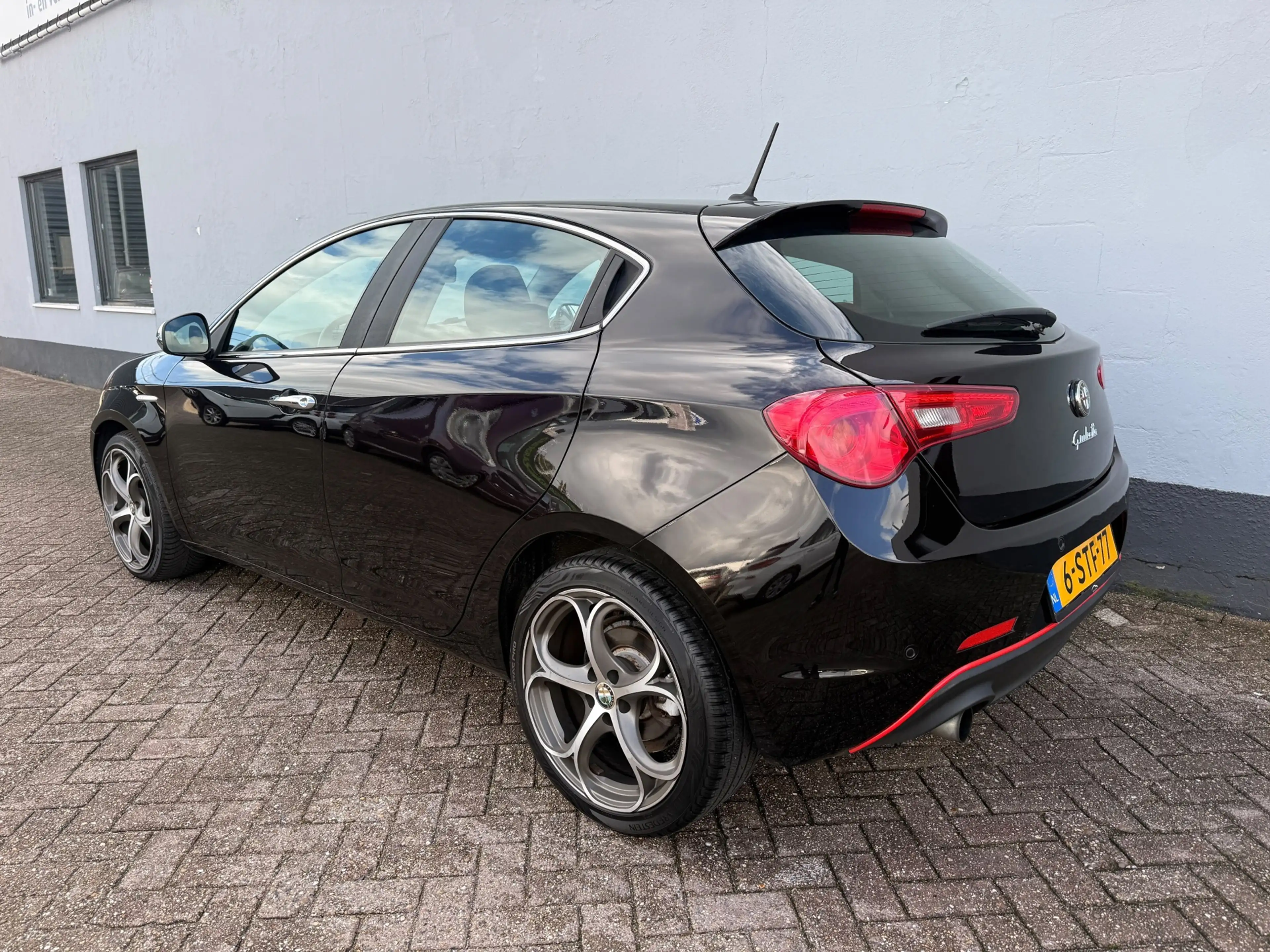 Alfa Romeo Giulietta 1.4 T Distinctive Automaat - Leder Interieur — photo 3
