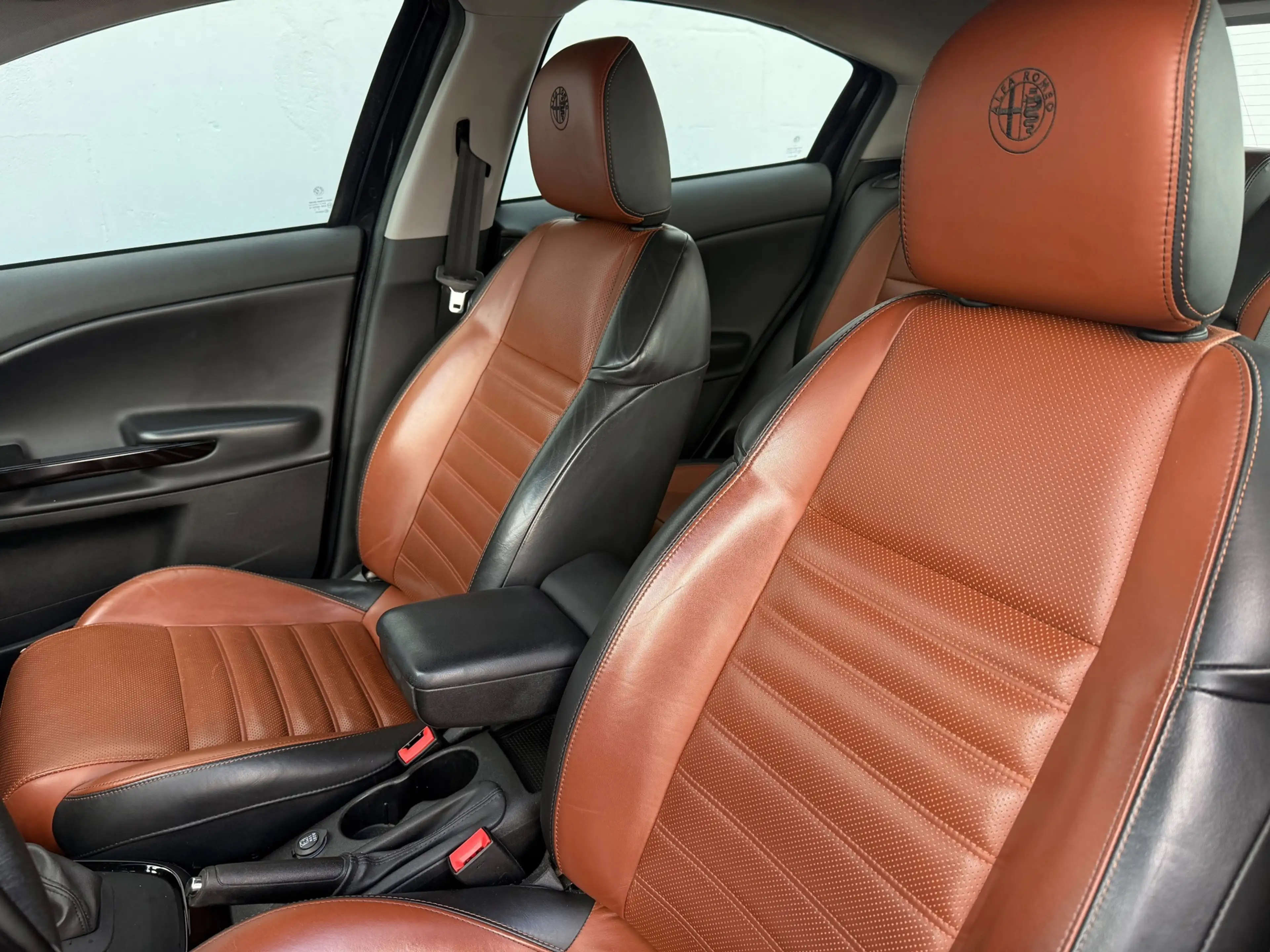 Alfa Romeo Giulietta 1.4 T Distinctive Automaat - Leder Interieur — photo 7