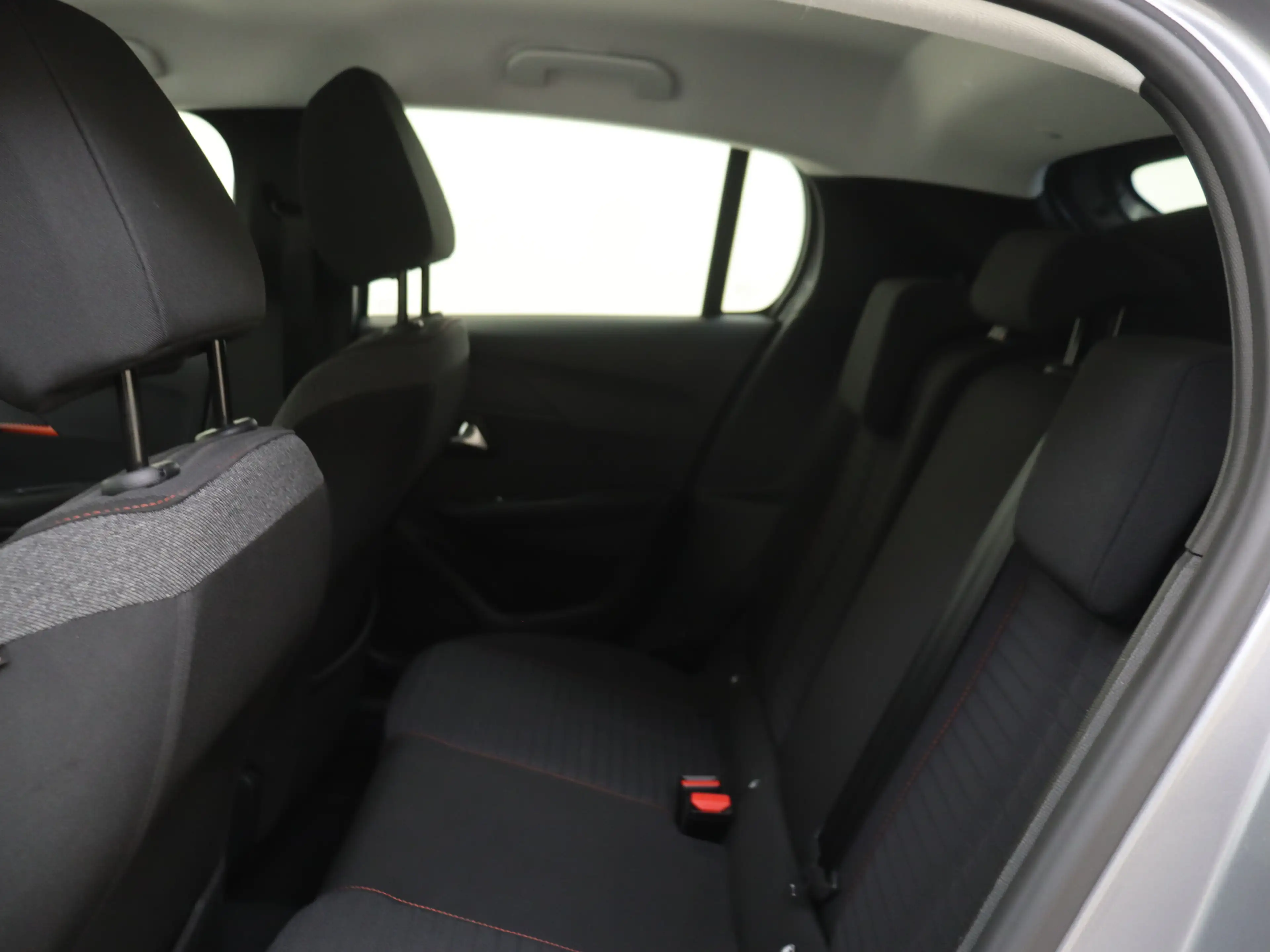 Peugeot e-208 EV 136PK Active Pack 50 kWh Keyless | Apple Carpla — photo 12