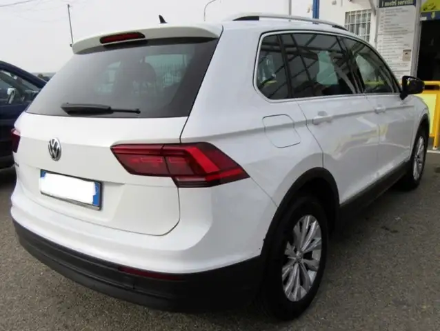 Volkswagen Tiguan view 8