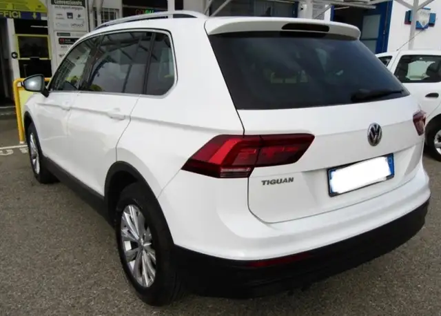 Volkswagen Tiguan view 9