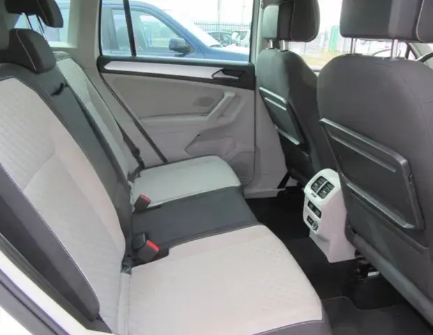 Volkswagen Tiguan view 6