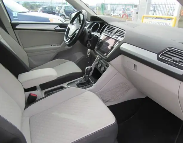 Volkswagen Tiguan view 5