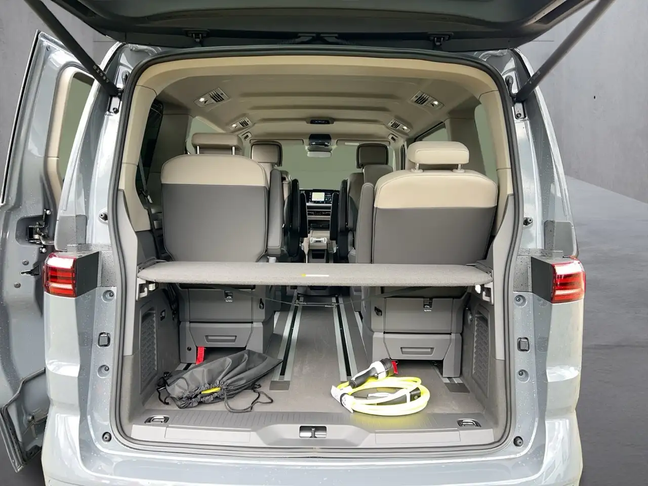 Volkswagen T7 Multivan 2026 — фото 12
