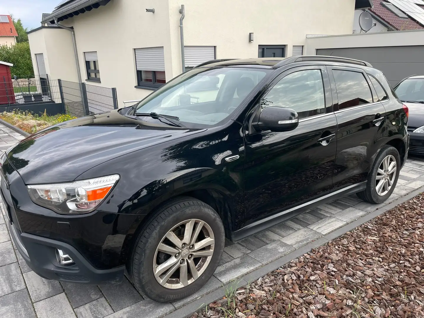 Mitsubishi ASX ASX Diesel 1.8 DI-D 4WD Instyle Schwarz - 1