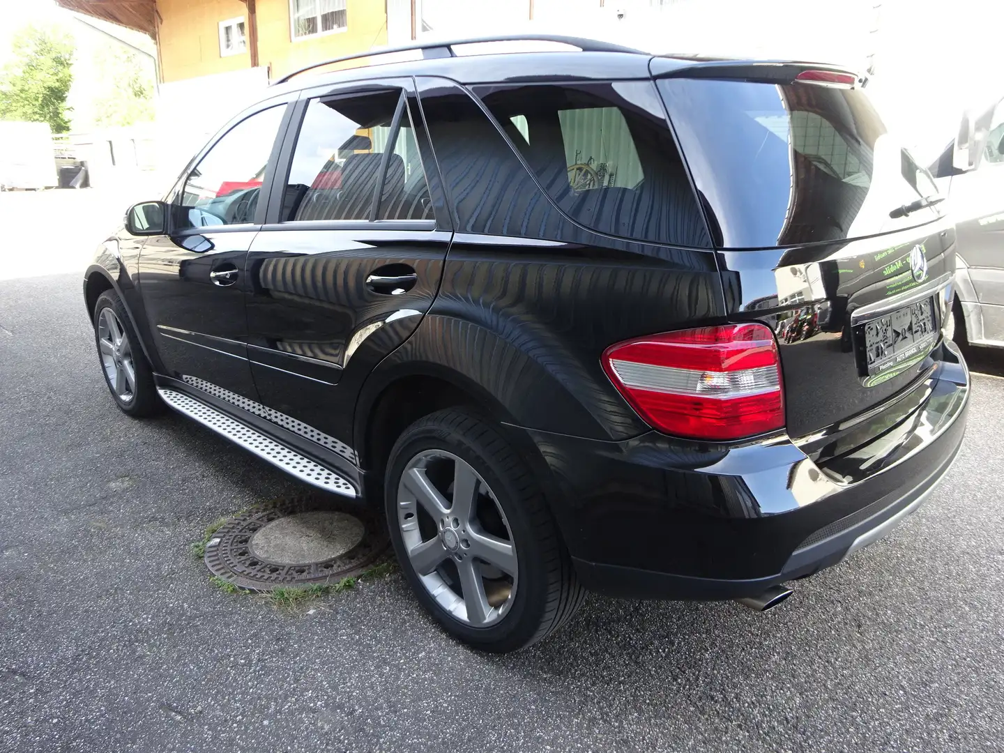 Mercedes-Benz ML 320 ML 320 CDI AHK SOUNDSYSTEM NAVI LEDER Schwarz - 2