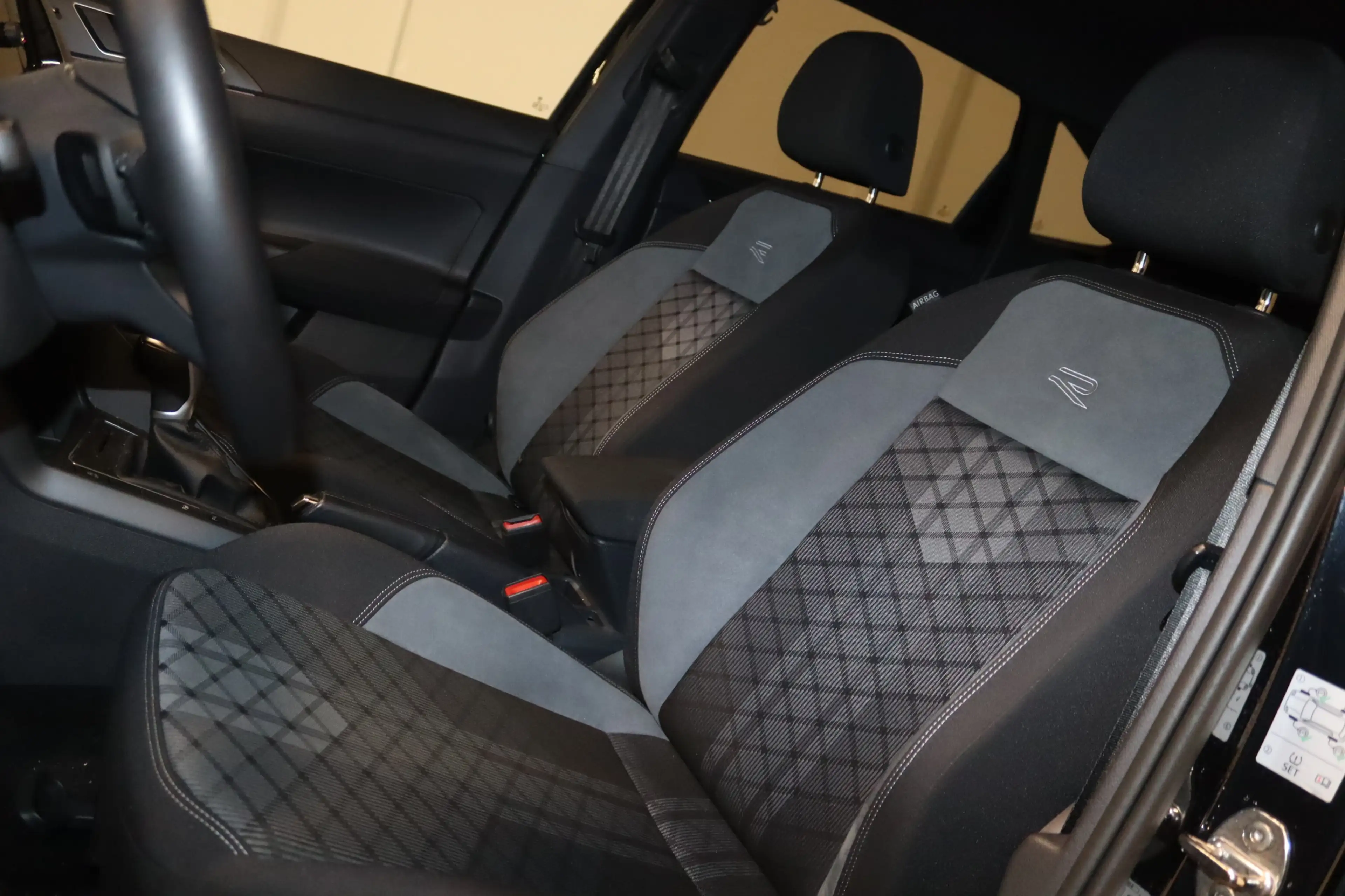 Volkswagen Taigo TSI R-Line Virt.-Navi-KAM-ACC-LED-SHZ-DAB- — photo 4