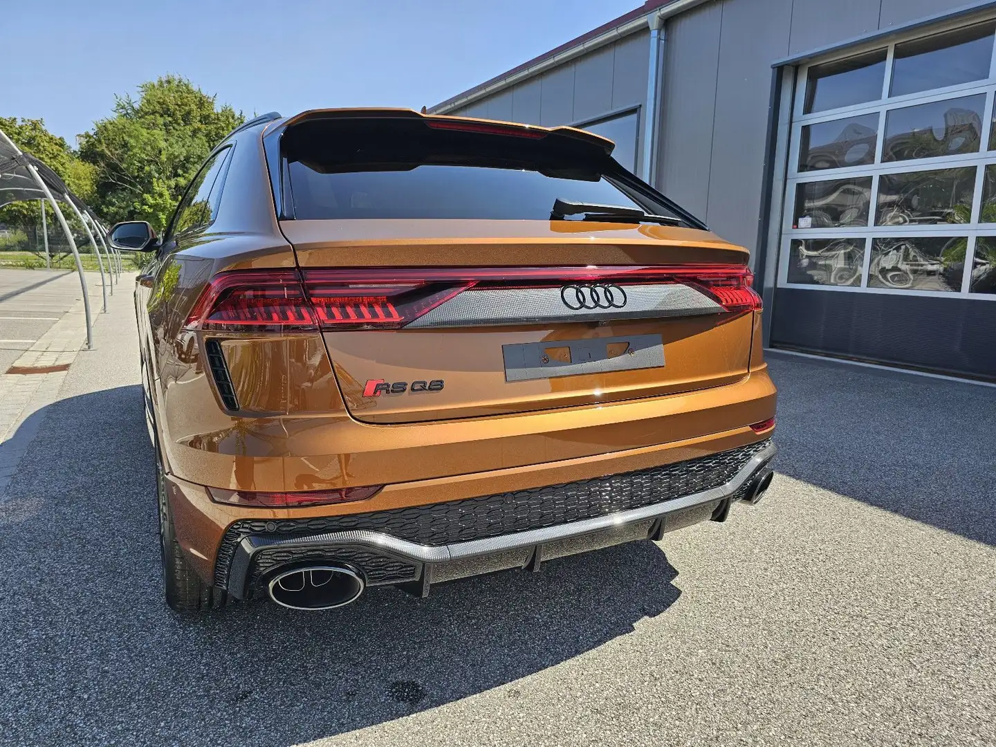 Audi RS Q8 quattro S-line Audi exclusive IPANEMABRAUN Marrón - 2