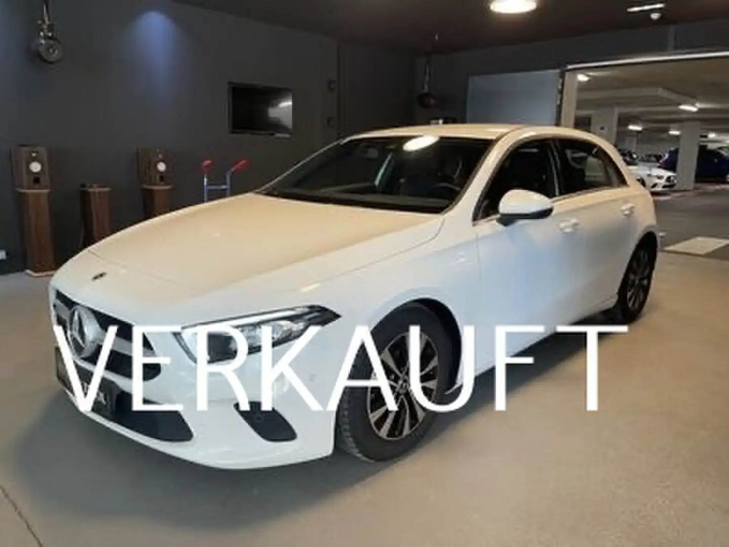 Mercedes-Benz A180d*STYLE*LED*RFK*TEMP*SPUR*KEYL*Sitzh*Navi Bílá - 1