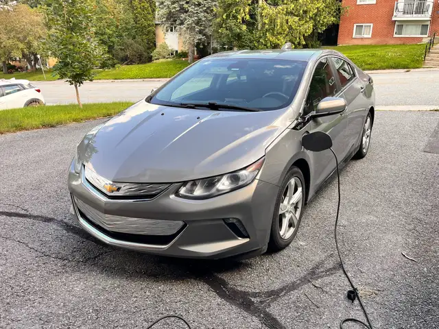 Chevrolet Volt 2017 — photo 3