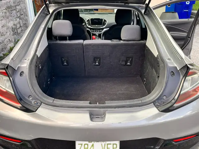 Chevrolet Volt 2017 — photo 2