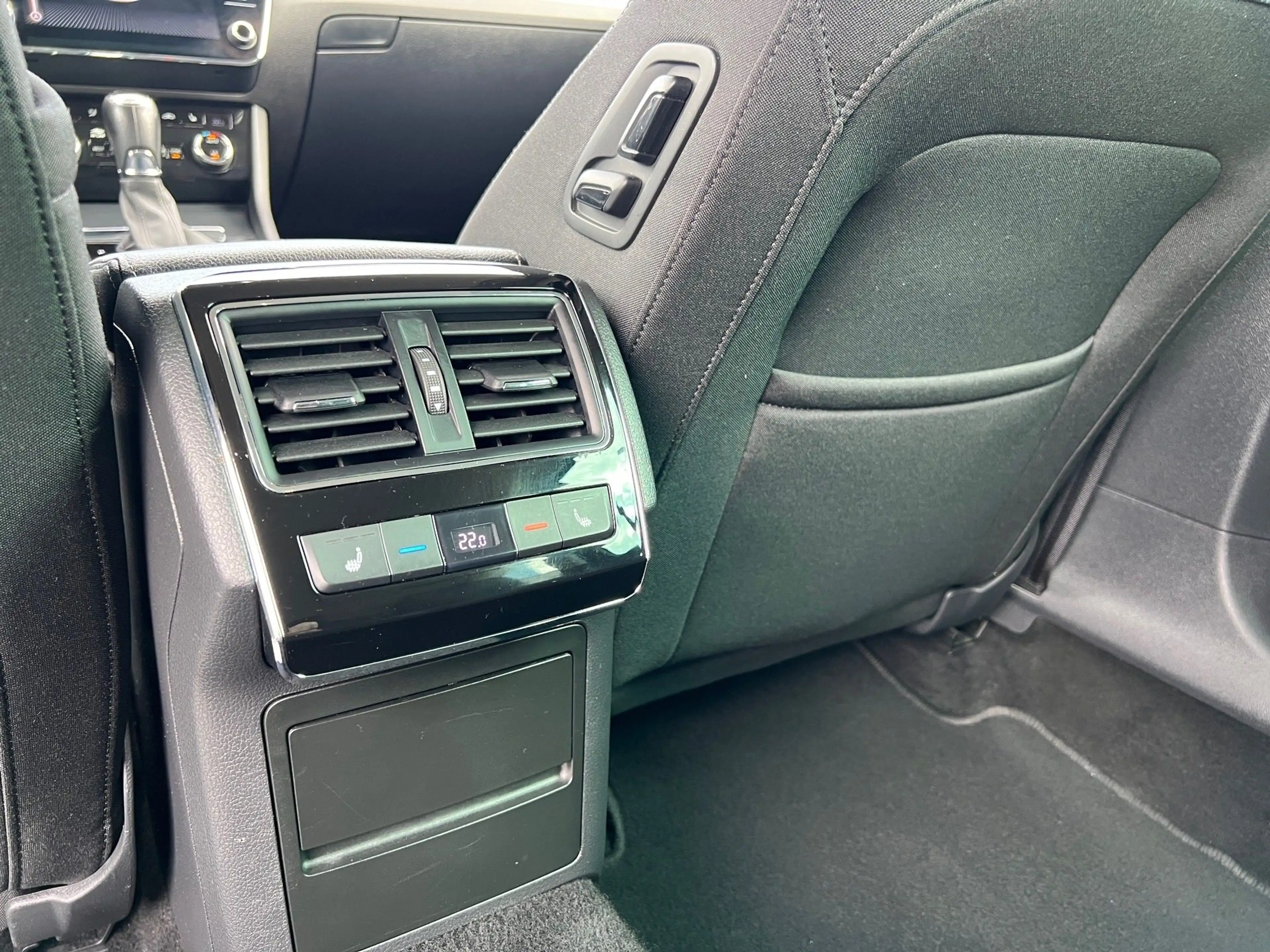 Skoda Superb Kombi 2,0 TDI Style DSG| NP €54.600 — photo 33