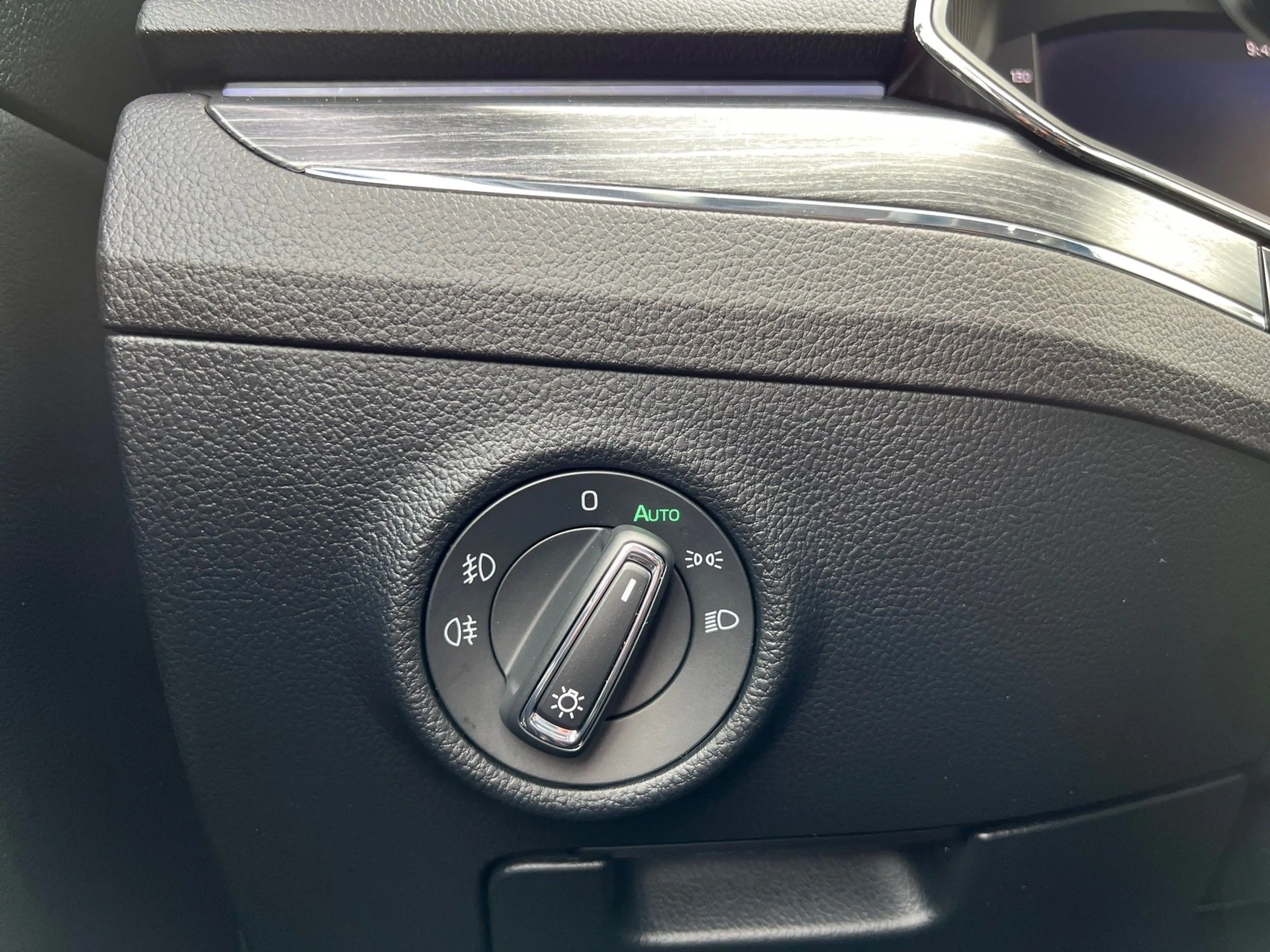 Skoda Superb Kombi 2,0 TDI Style DSG| NP €54.600 — photo 47