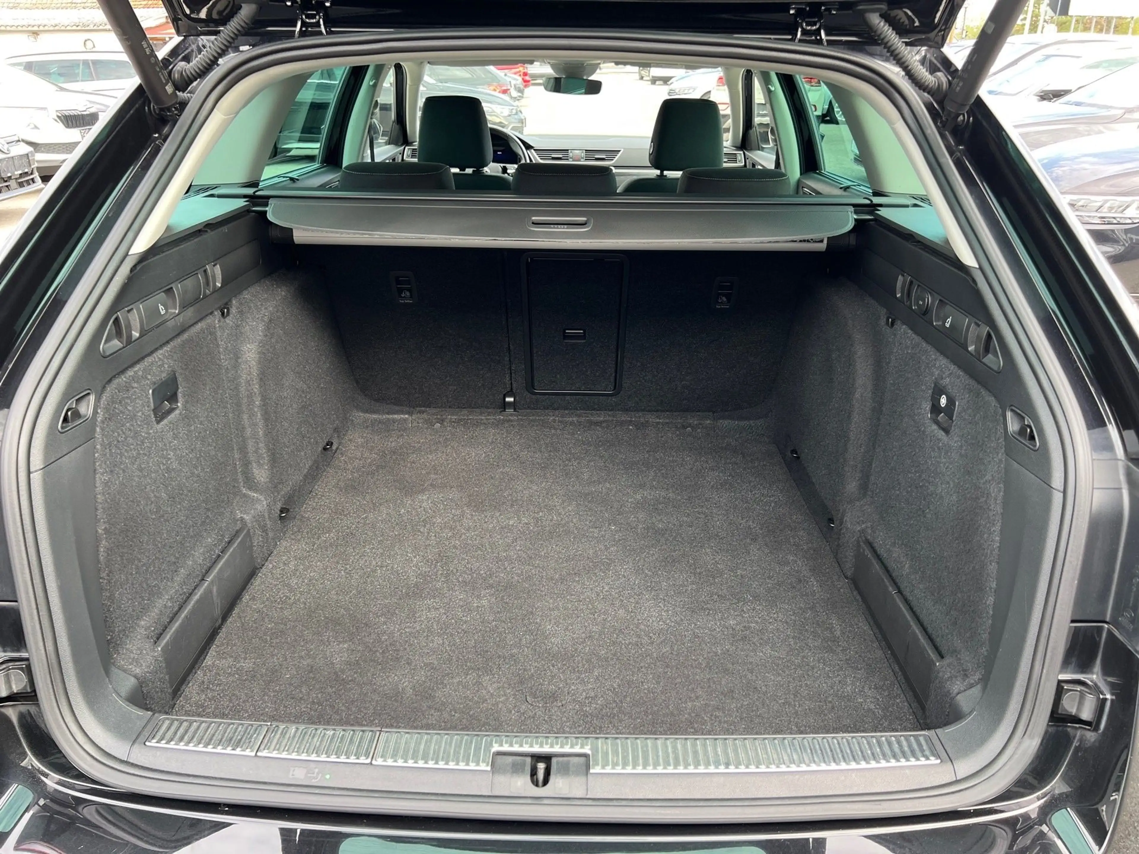 Skoda Superb Kombi 2,0 TDI Style DSG| NP €54.600 — photo 15