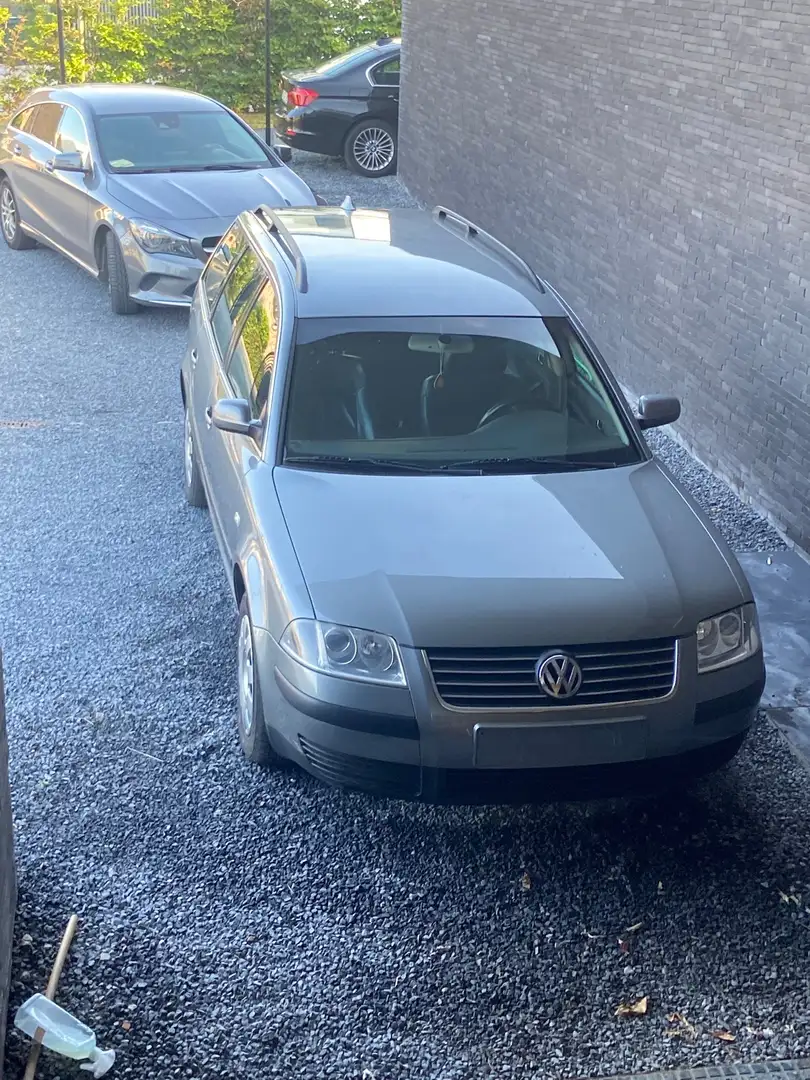 Volkswagen Passat 1.9 TDI Highline - 1