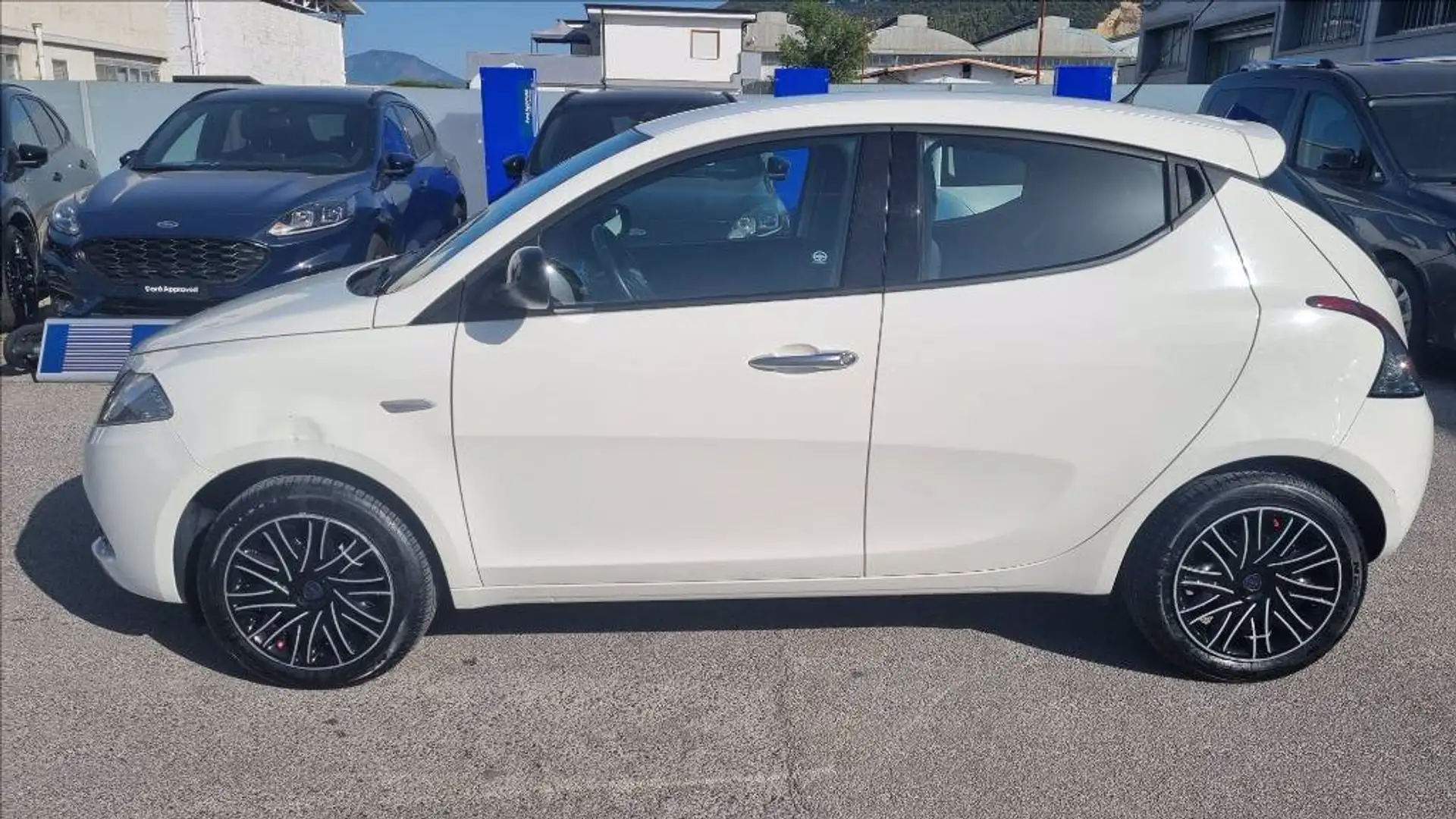 Lancia Ypsilon 1.2 Gold s&s 69cv my19 Bianco - 2