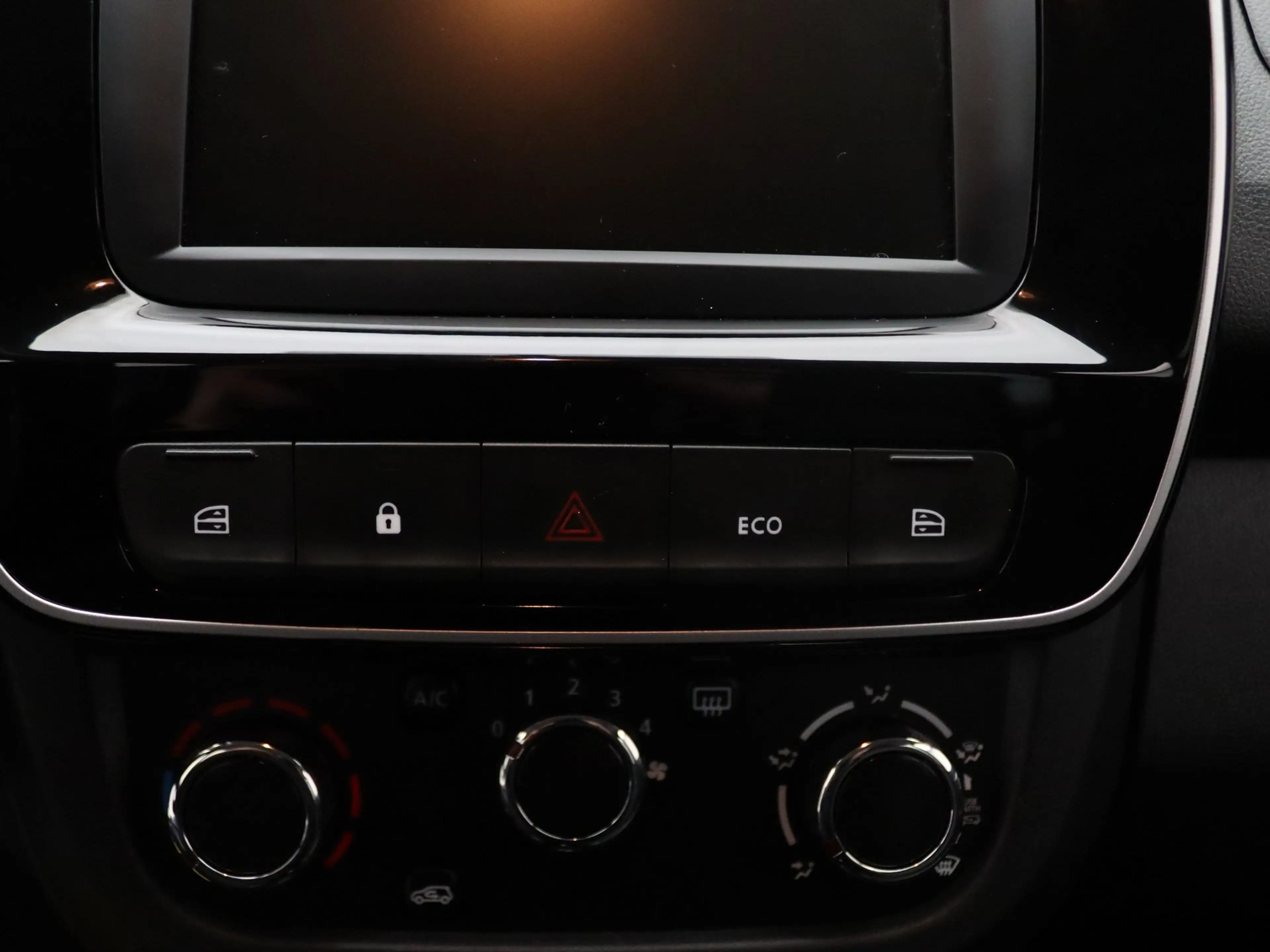 Dacia Spring Expression 27 kWh Apple Carplay/Android Auto | Air — photo 20