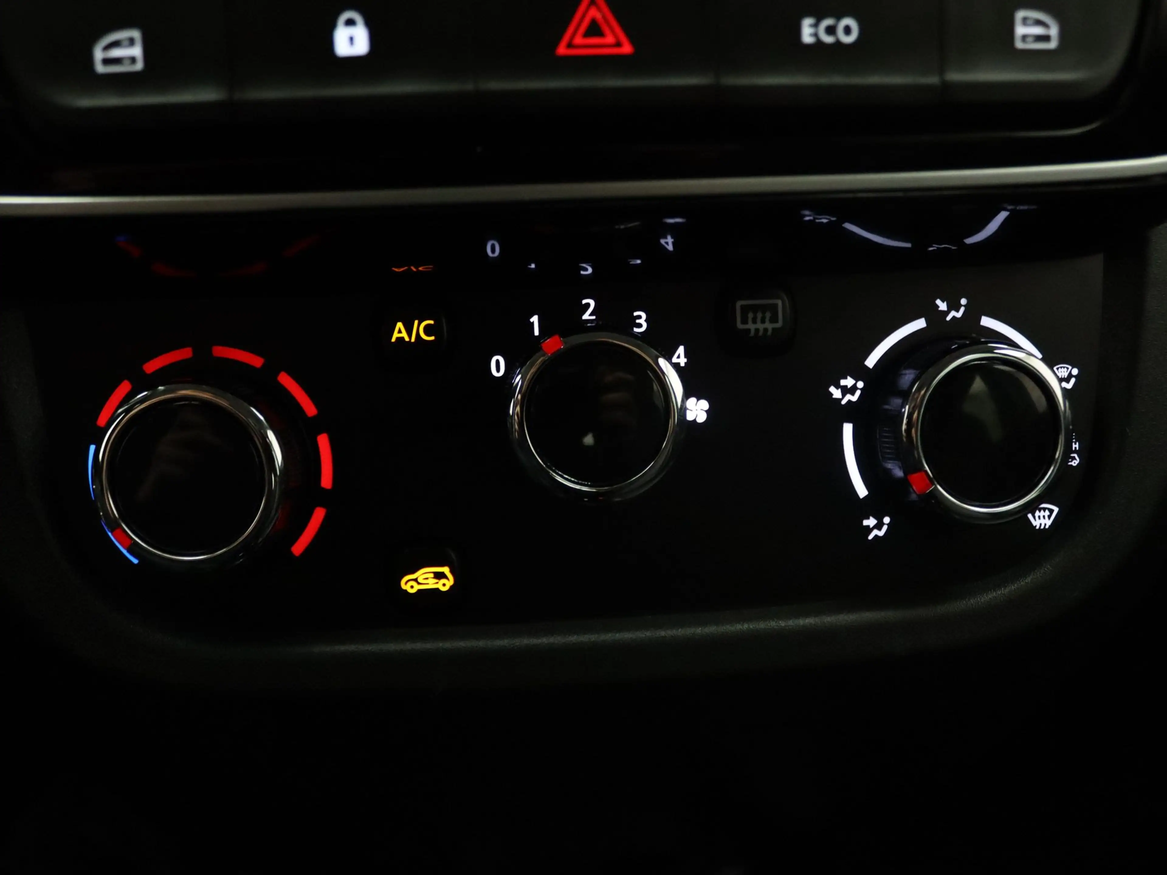 Dacia Spring Expression 27 kWh Apple Carplay/Android Auto | Air — photo 7