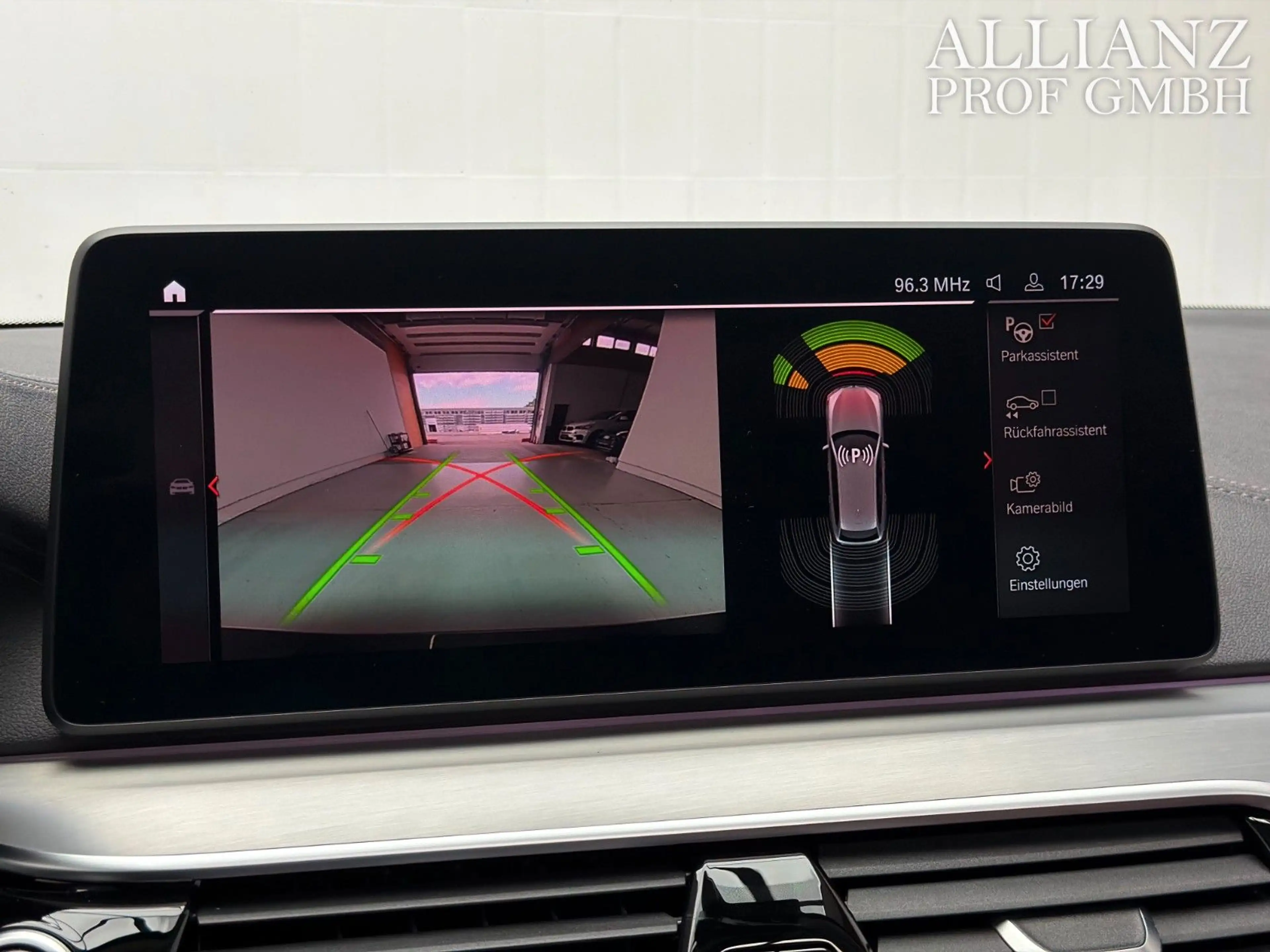 BMW 520 d Touring Luxury Laser HuD Pano H/K 4-Zonen — photo 13