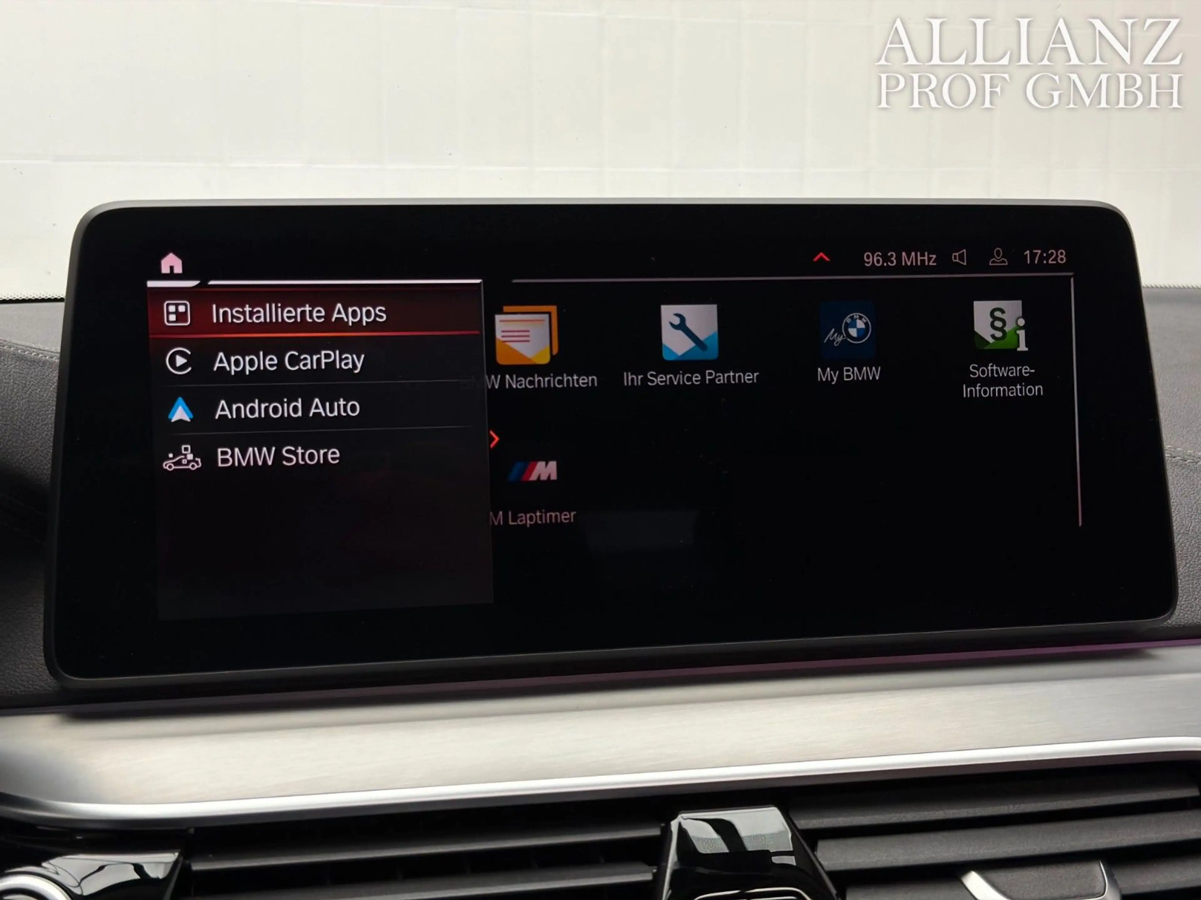 BMW 520 d Touring Luxury Laser HuD Pano H/K 4-Zonen — photo 10