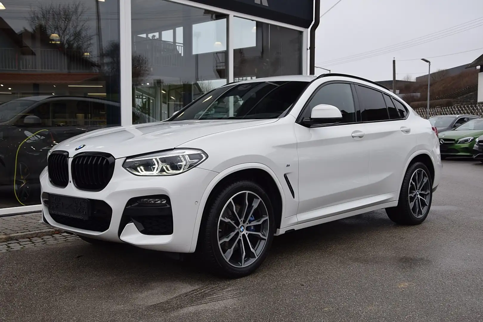 BMW X4 xDrive 20d 48 V Aut. *M-Sport*AHK*HUD* Weiß - 2