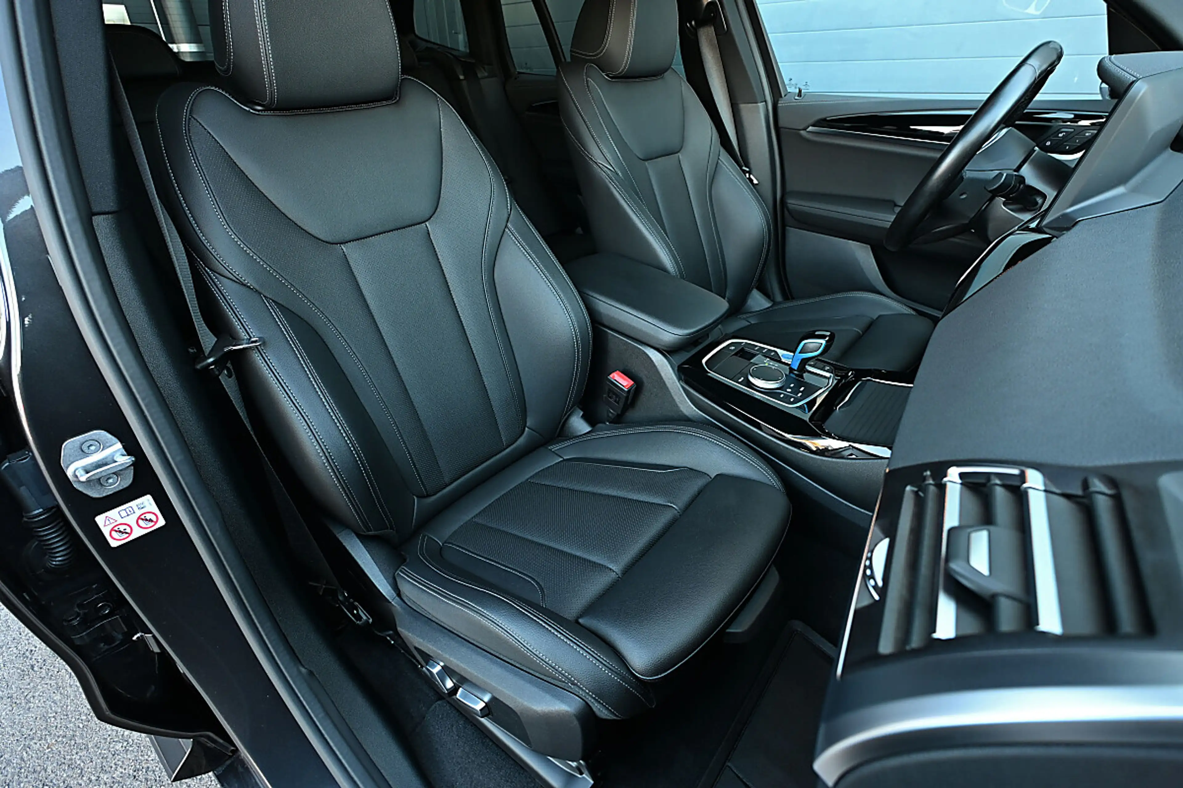 BMW iX3 M 73,8kWh Sport ACC, Laser, Panorama, Komfortzu... — photo 11